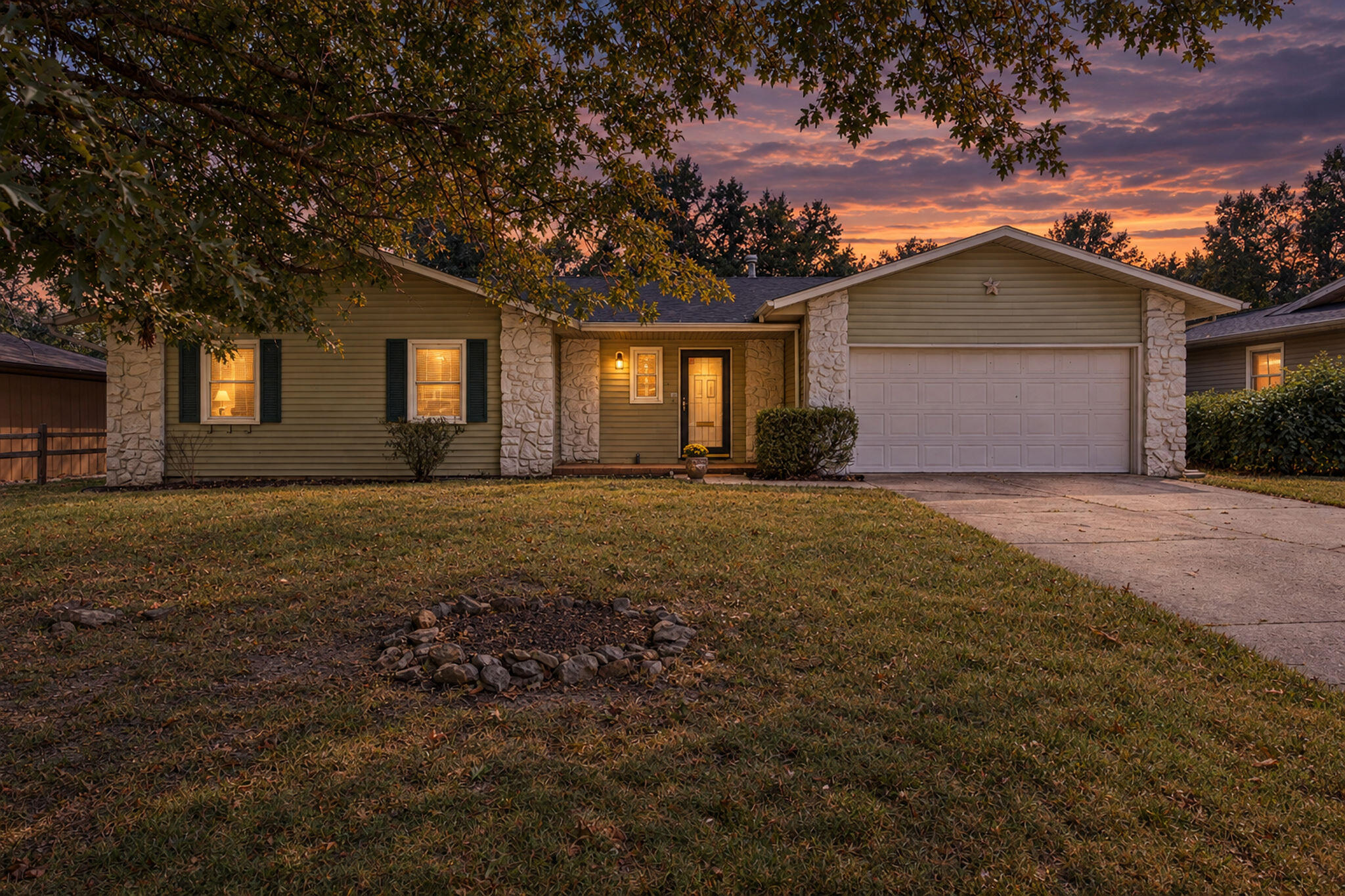 3012 West Countryside Drive Property Photo 1
