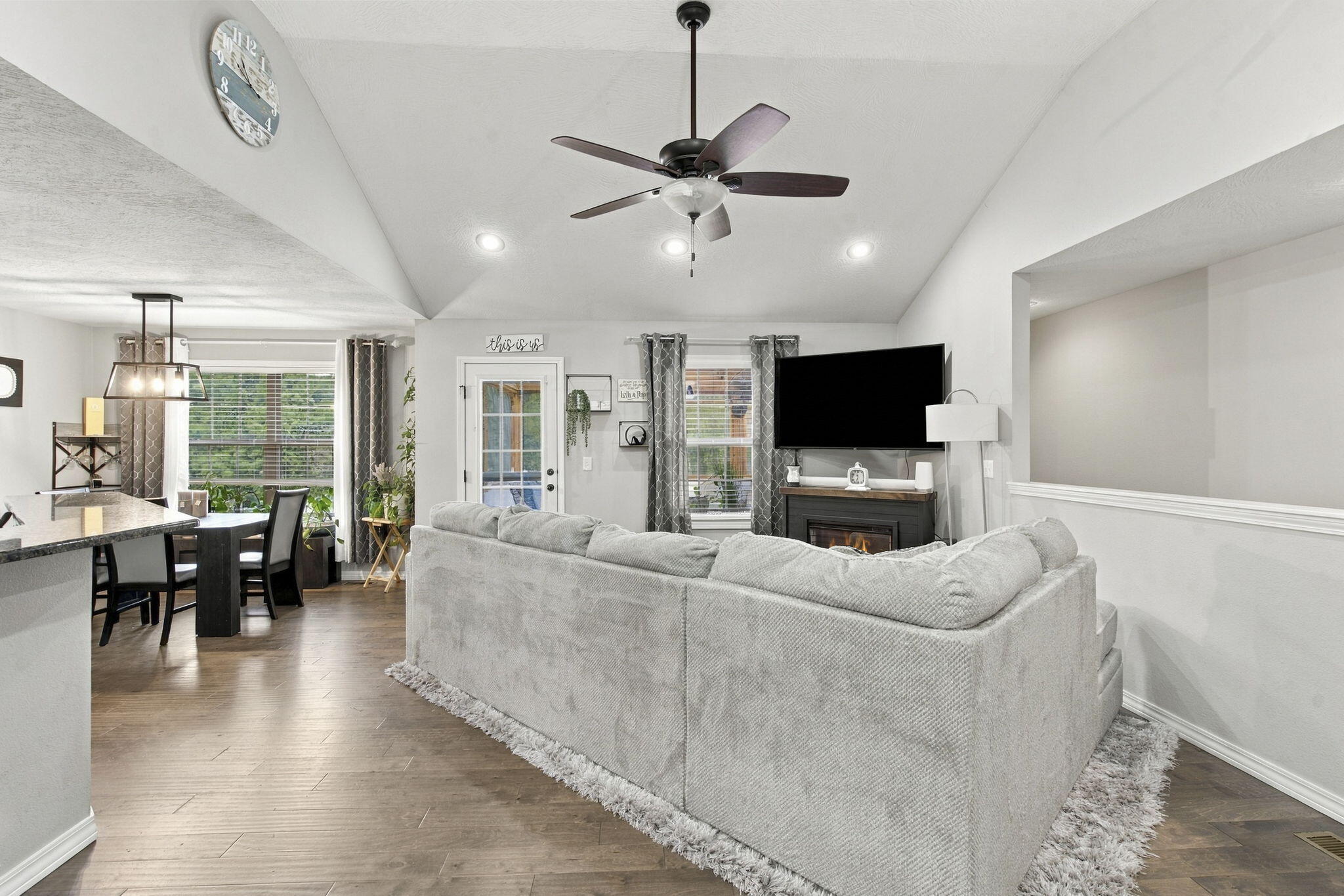 1807 East Costa Mesa Court Property Photo 4