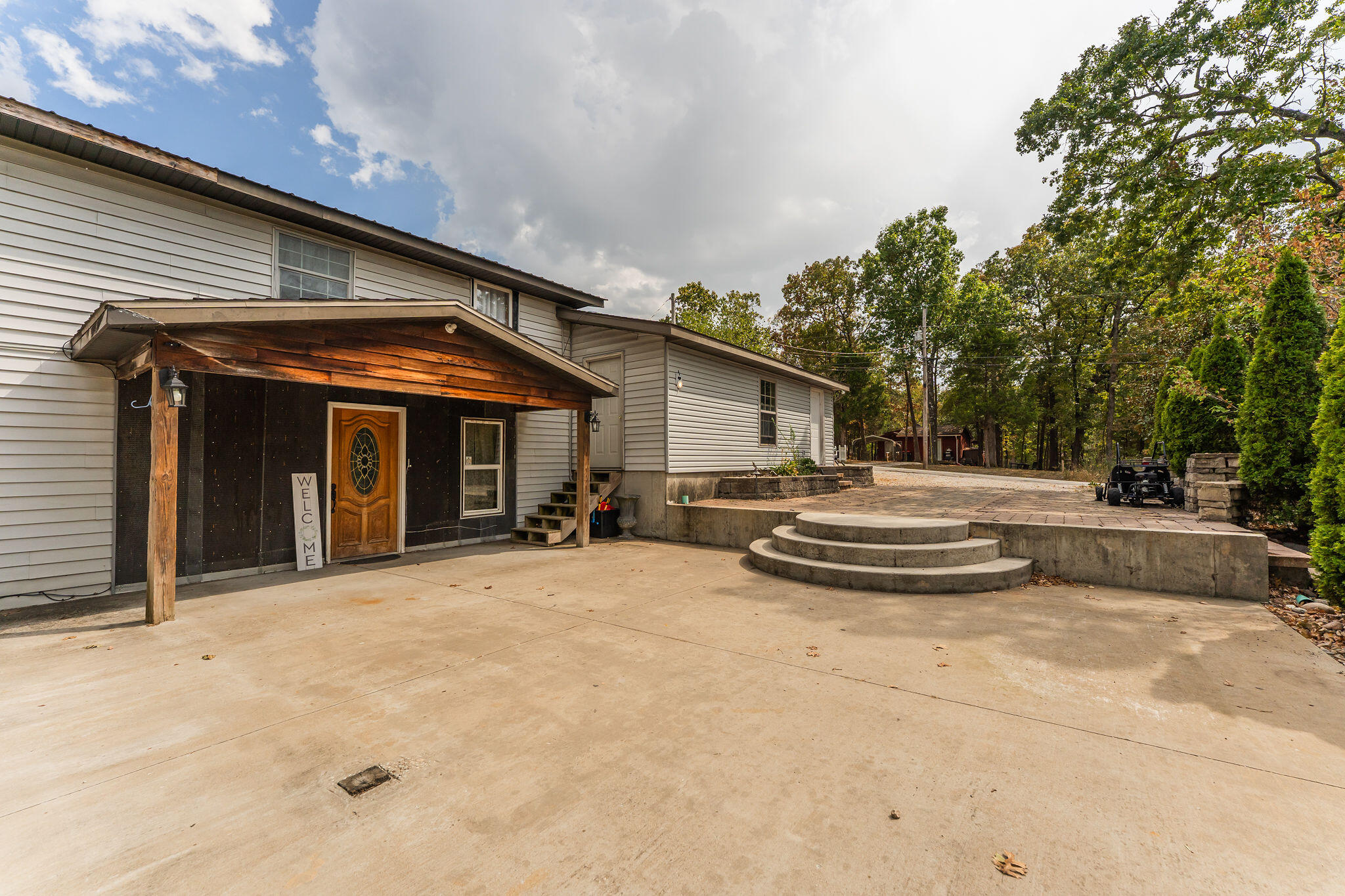 4155 Oakwood Road Property Photo 3