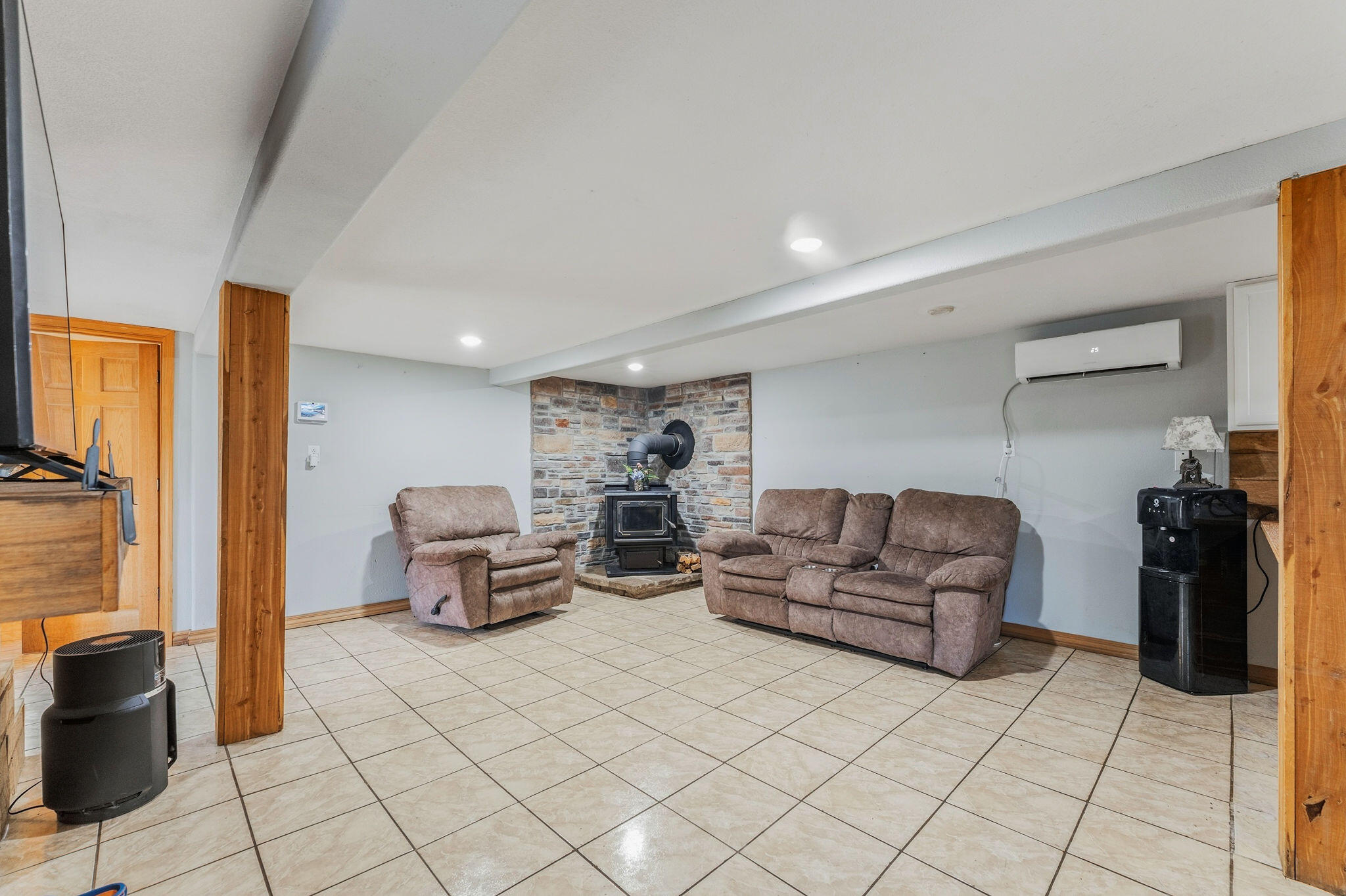 4155 Oakwood Road Property Photo 10