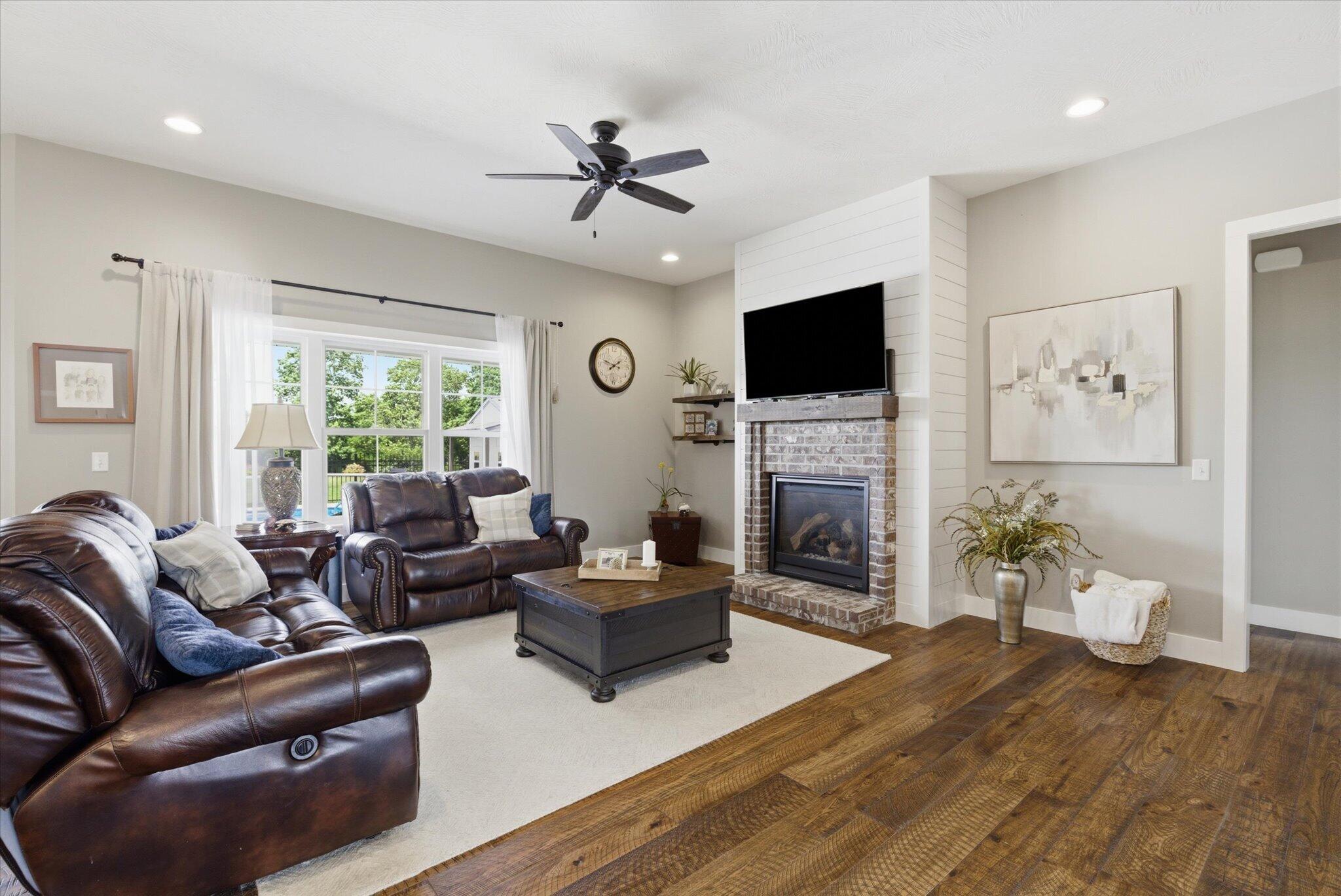 1645 State Highway U Property Photo 8