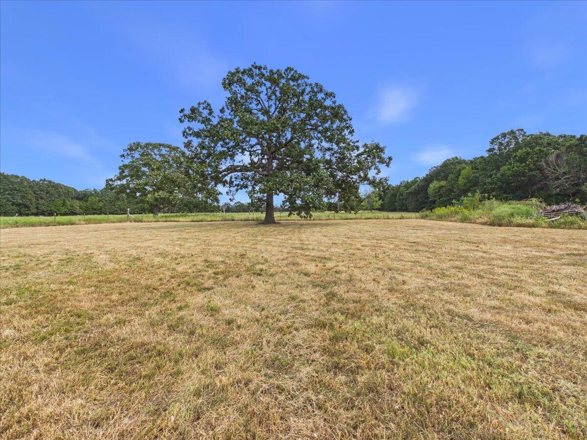10012 North Richland Road Property Photo 9