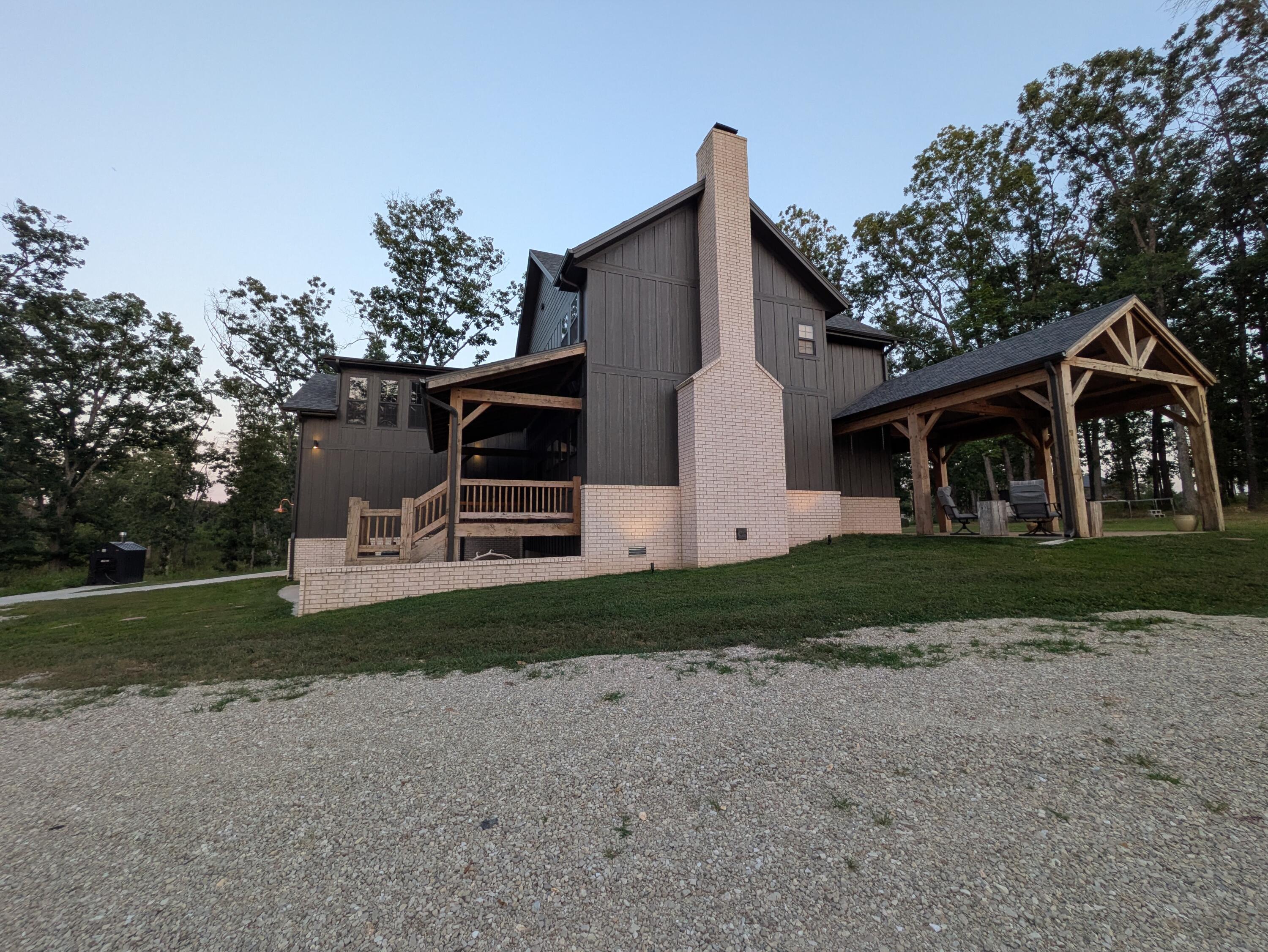 140 Luella Drive Property Photo 3