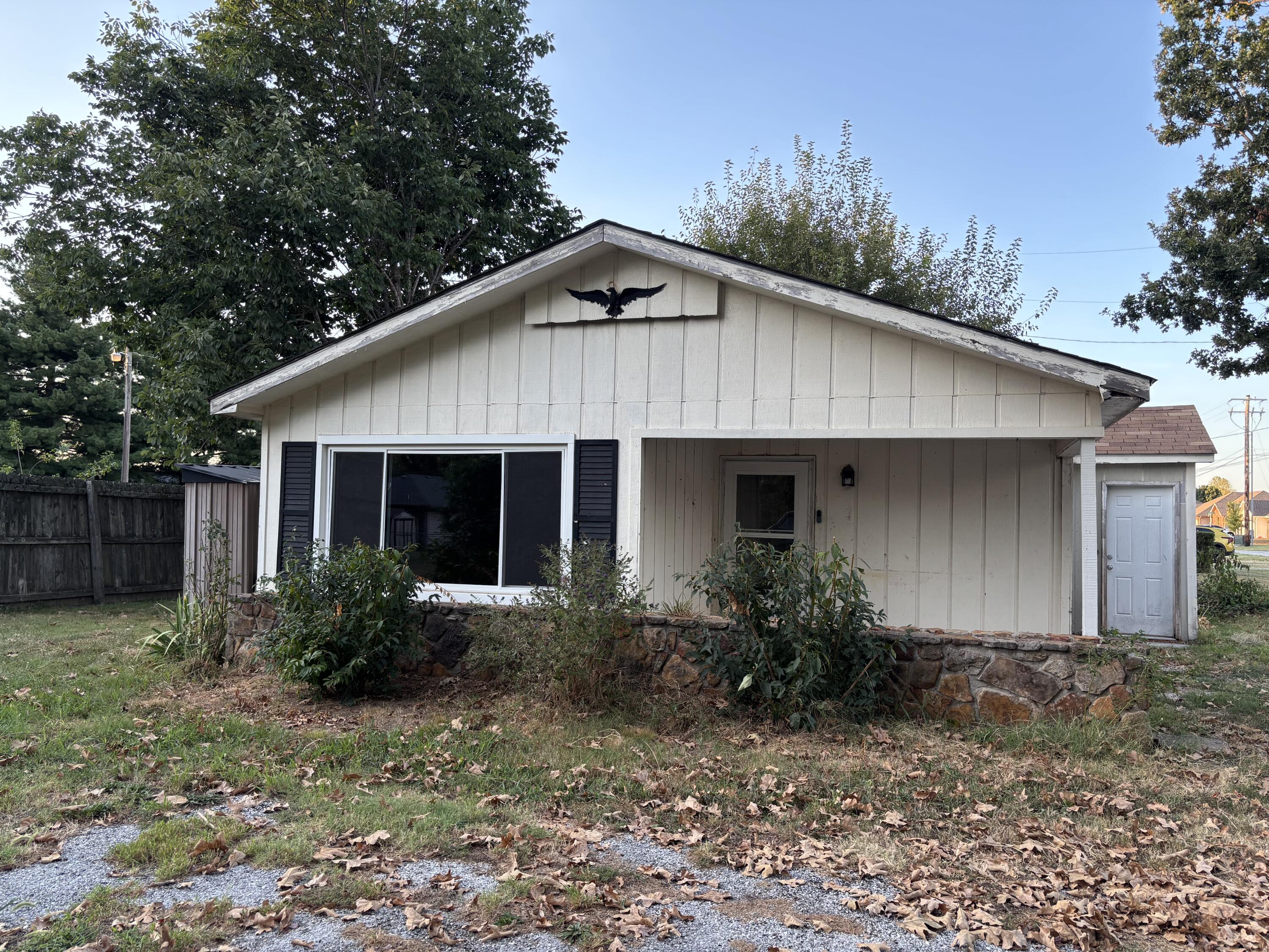 2107 South 18th Avenue Property Photo 1