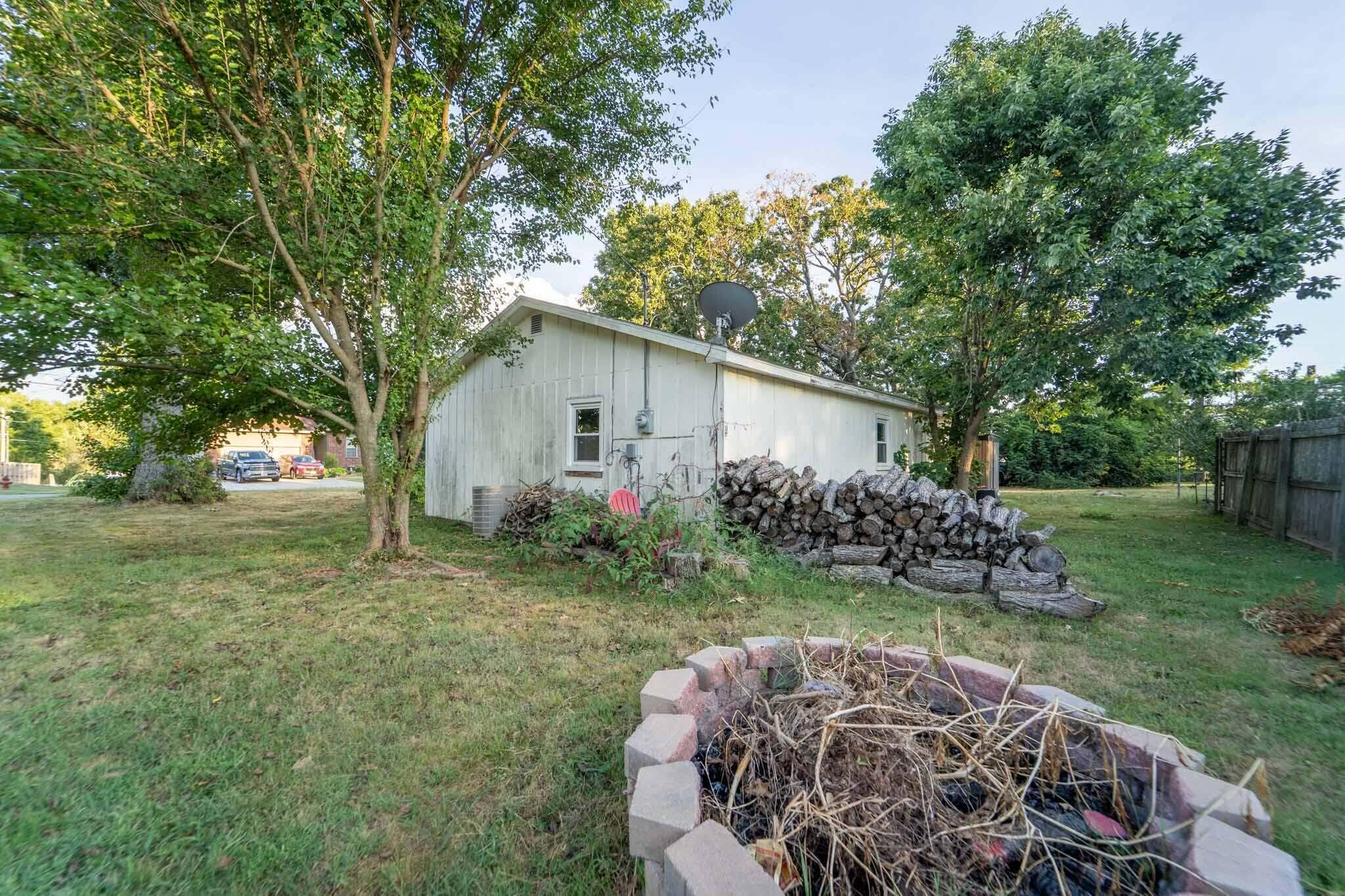 2107 South 18th Avenue Property Photo 5