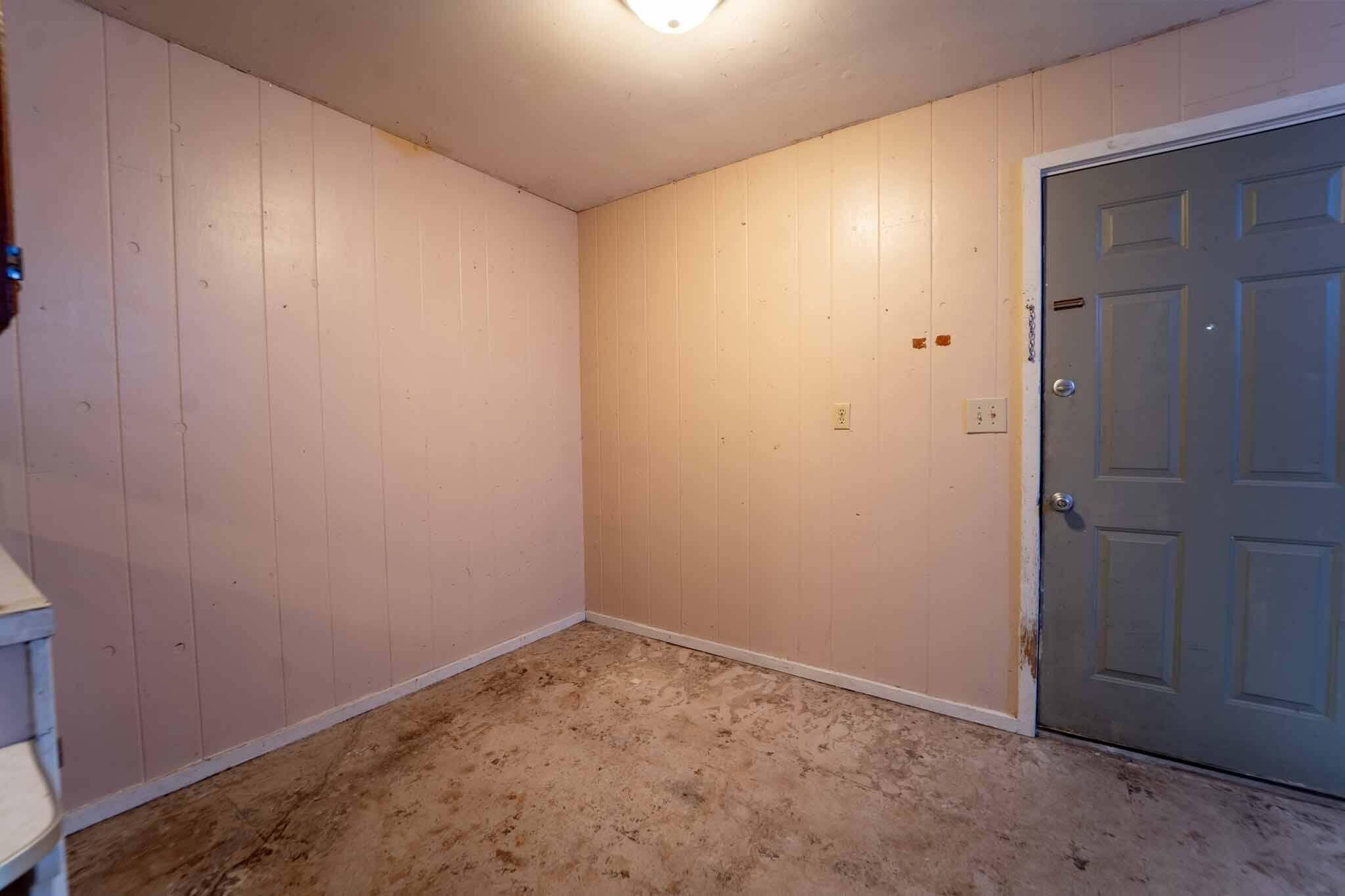 2107 South 18th Avenue Property Photo 8
