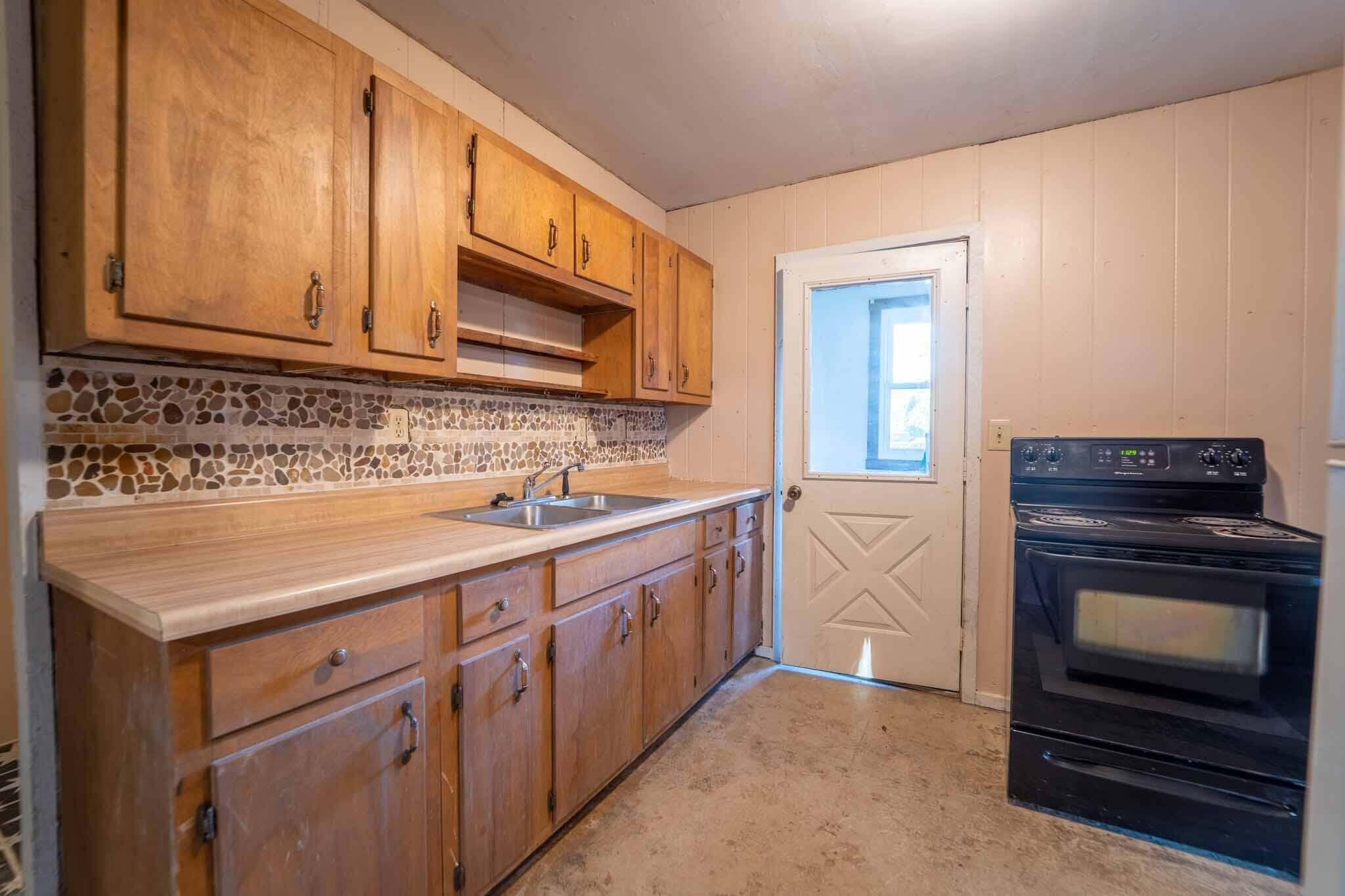 2107 South 18th Avenue Property Photo 11