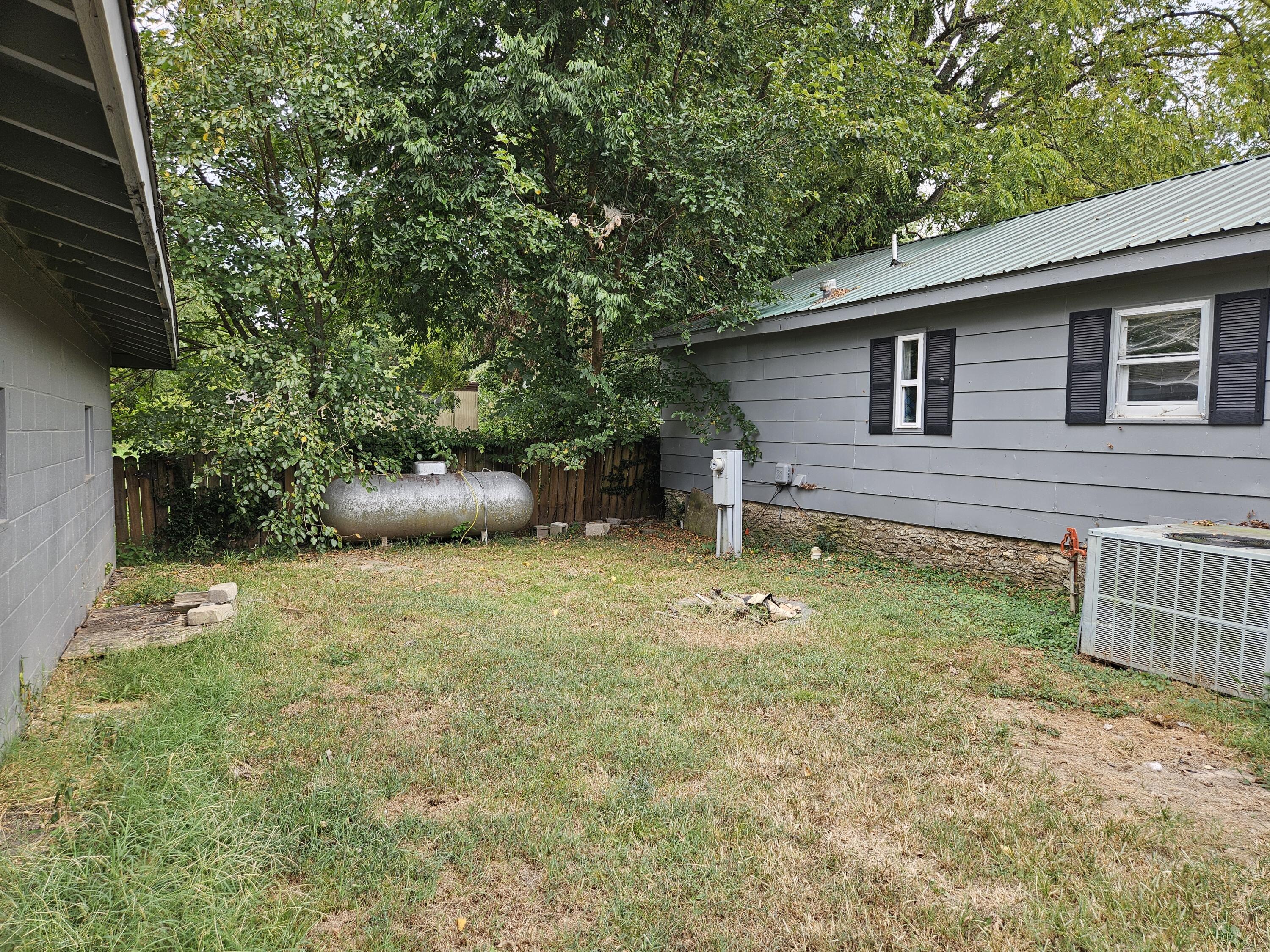 292 South Oak Avenue Property Photo 10