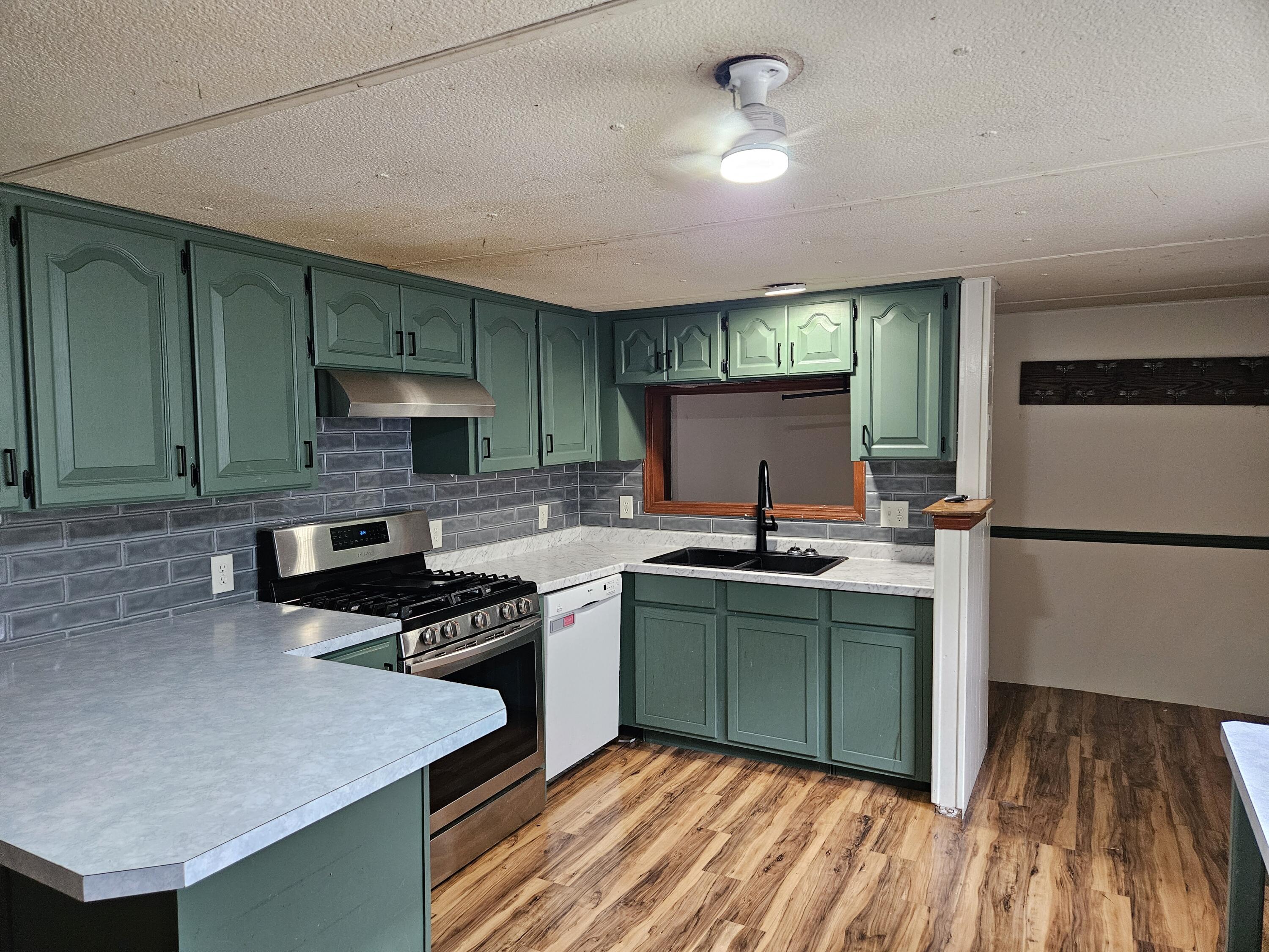 292 South Oak Avenue Property Photo 14