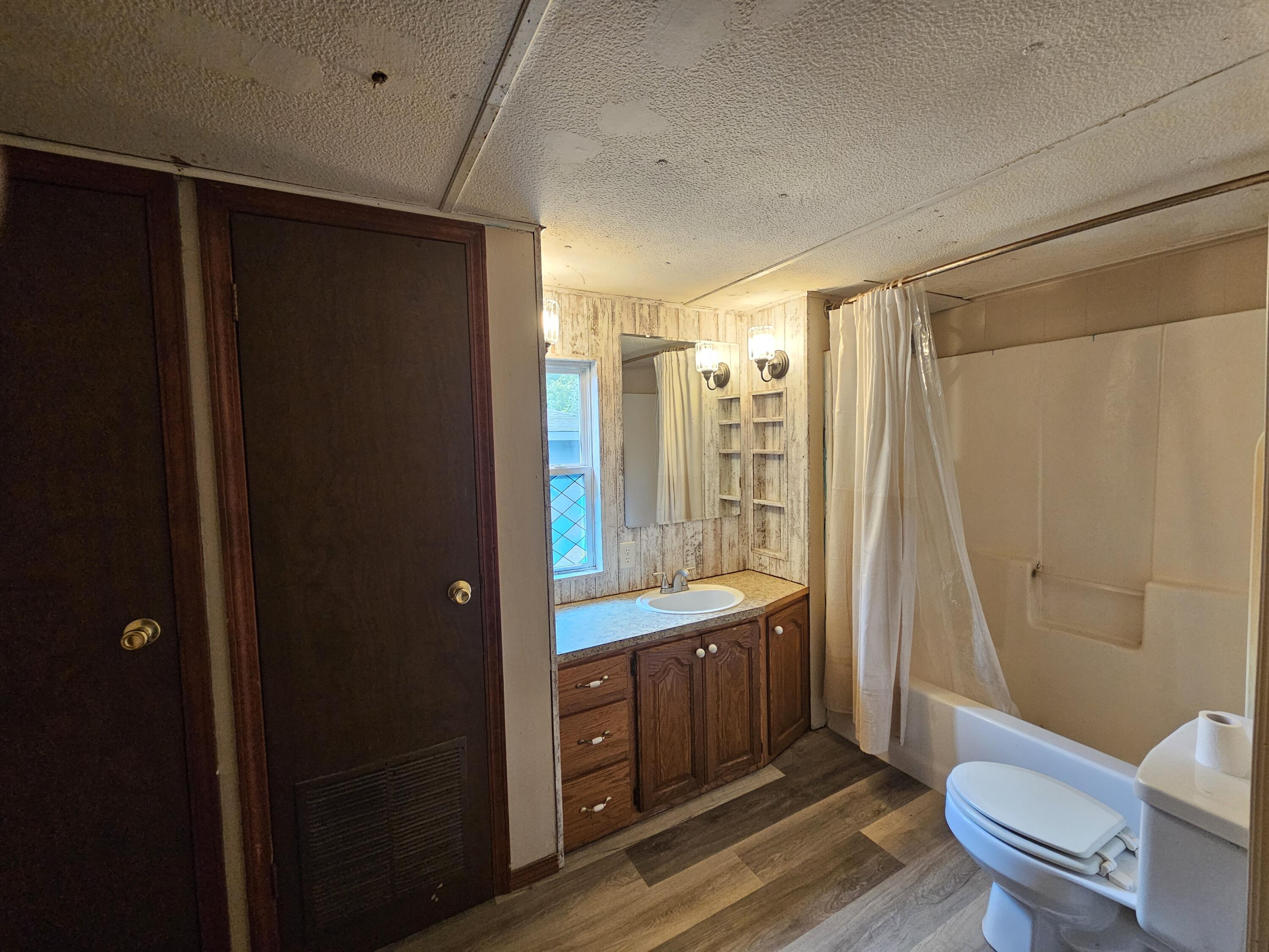 292 South Oak Avenue Property Photo 16