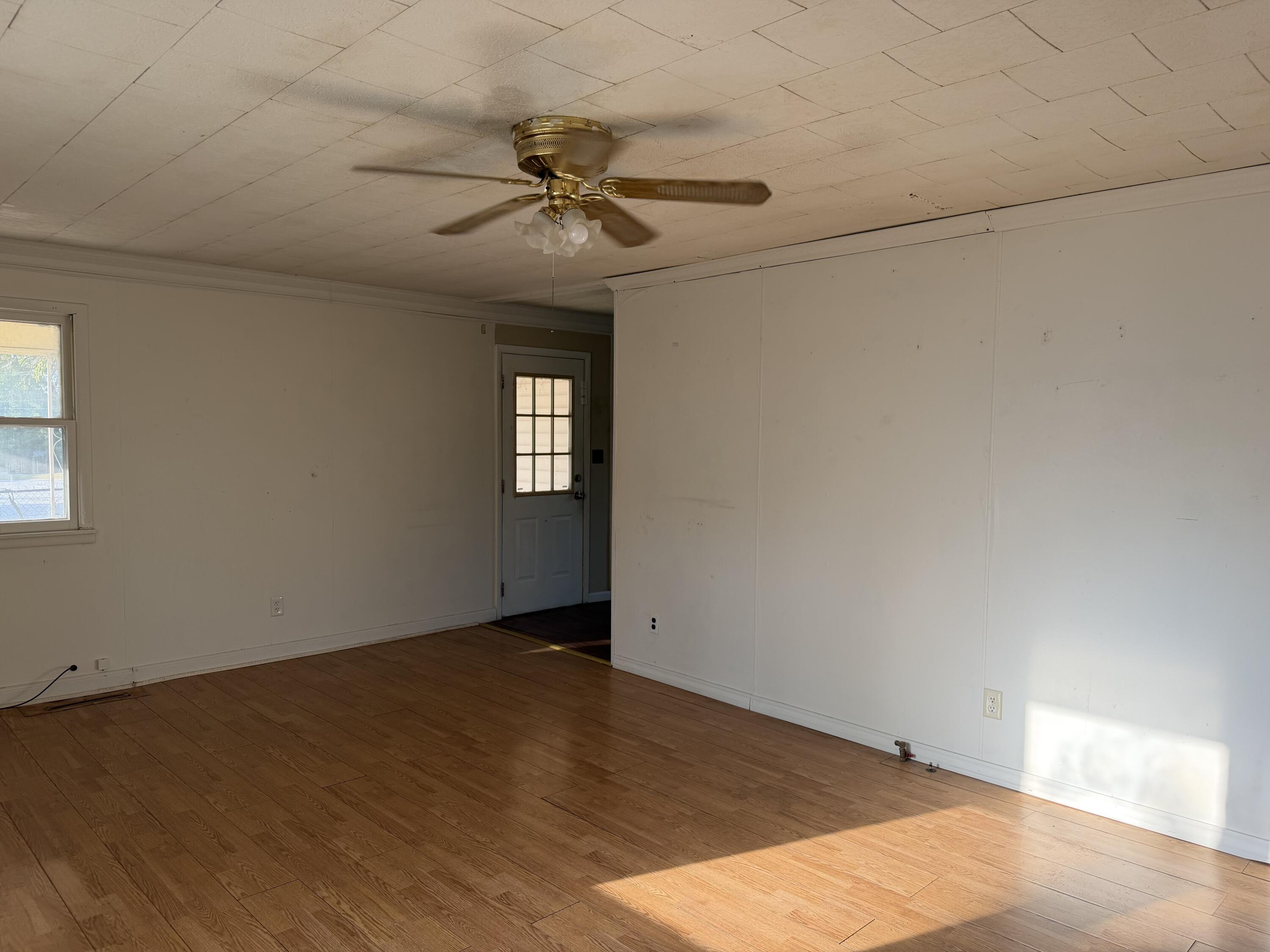 310 East 4th Street Property Photo 28