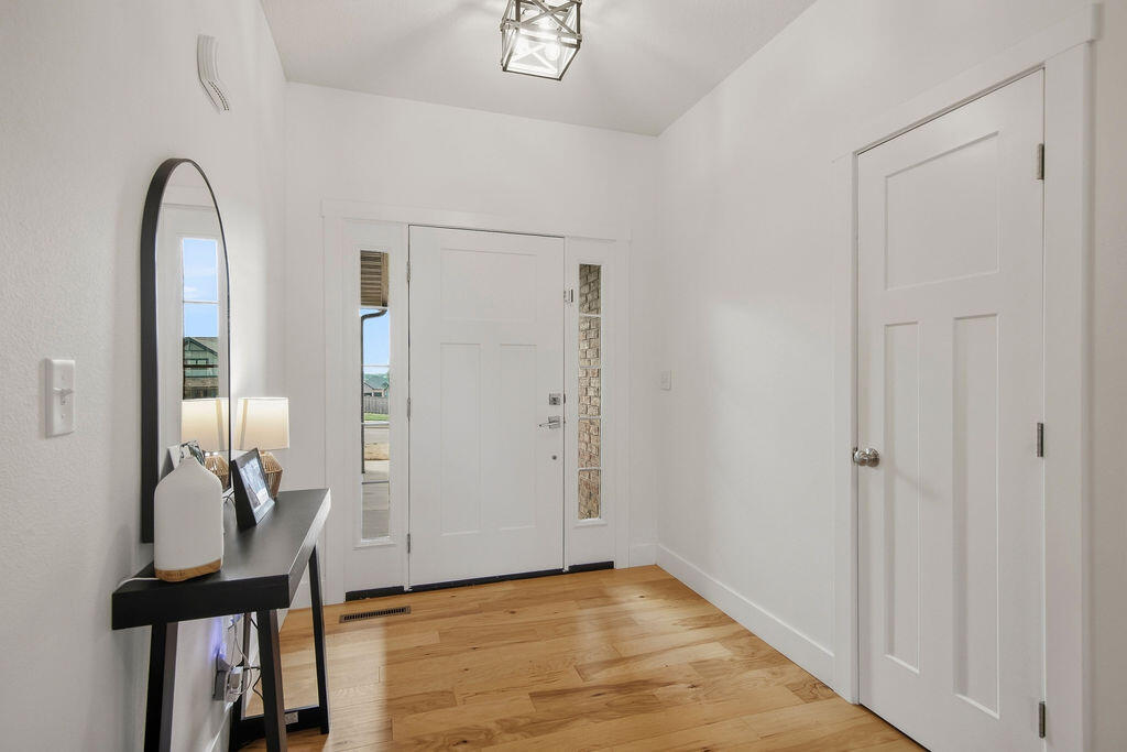 1215 West Sage Court Property Photo 4
