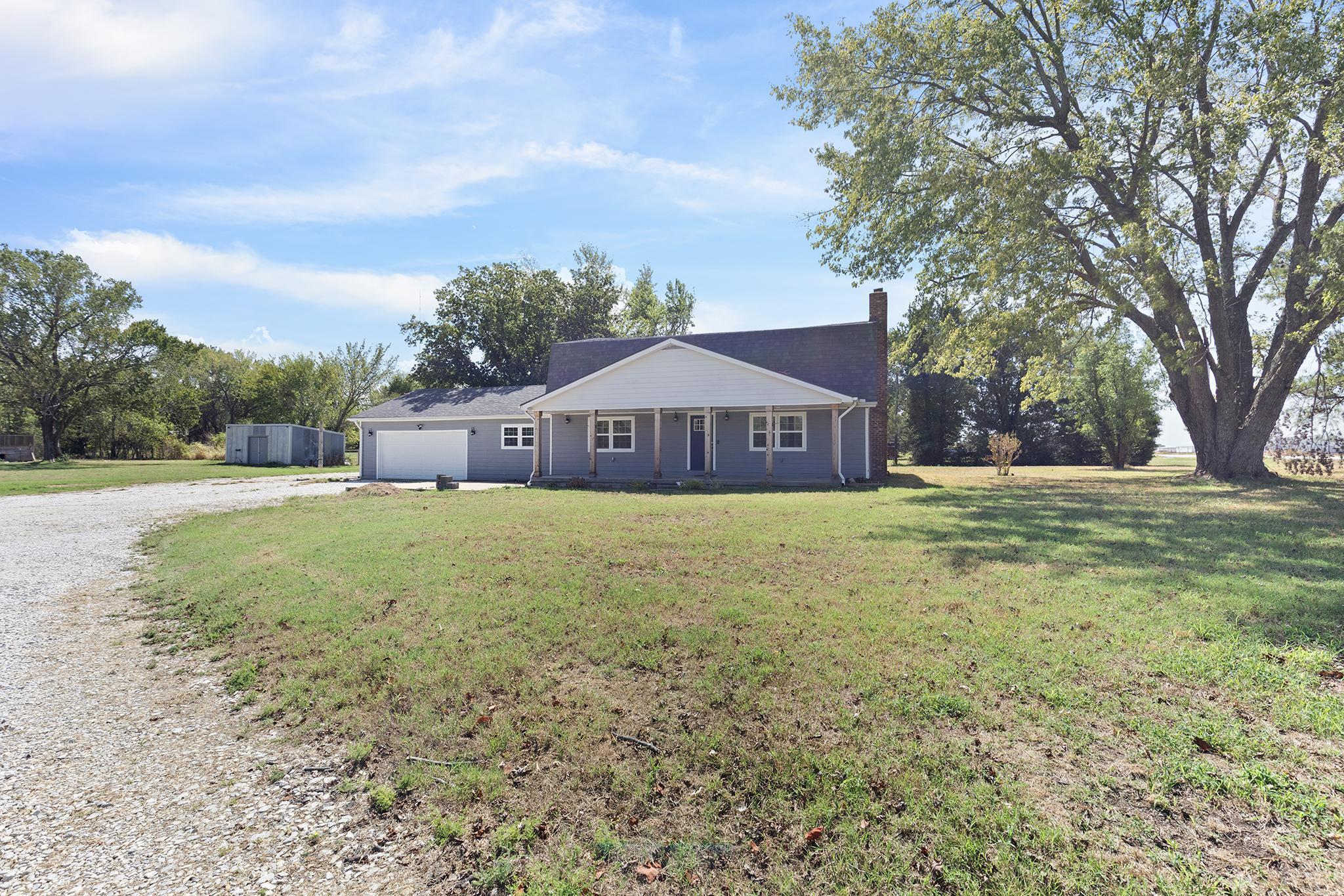 1403 North Central City Road Property Photo 2