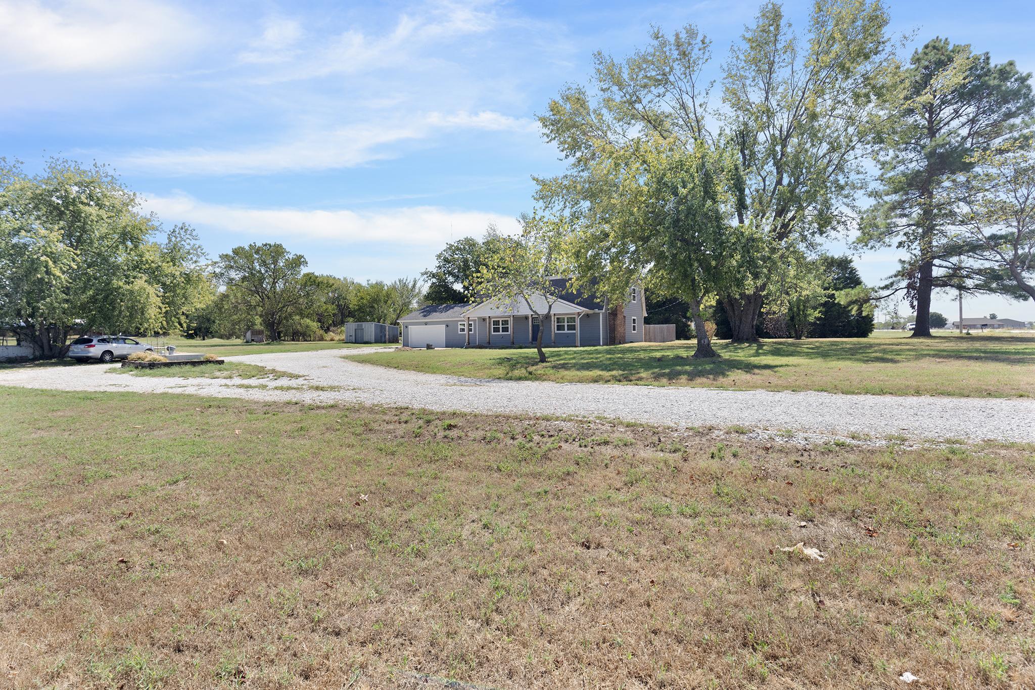 1403 North Central City Road Property Photo 3