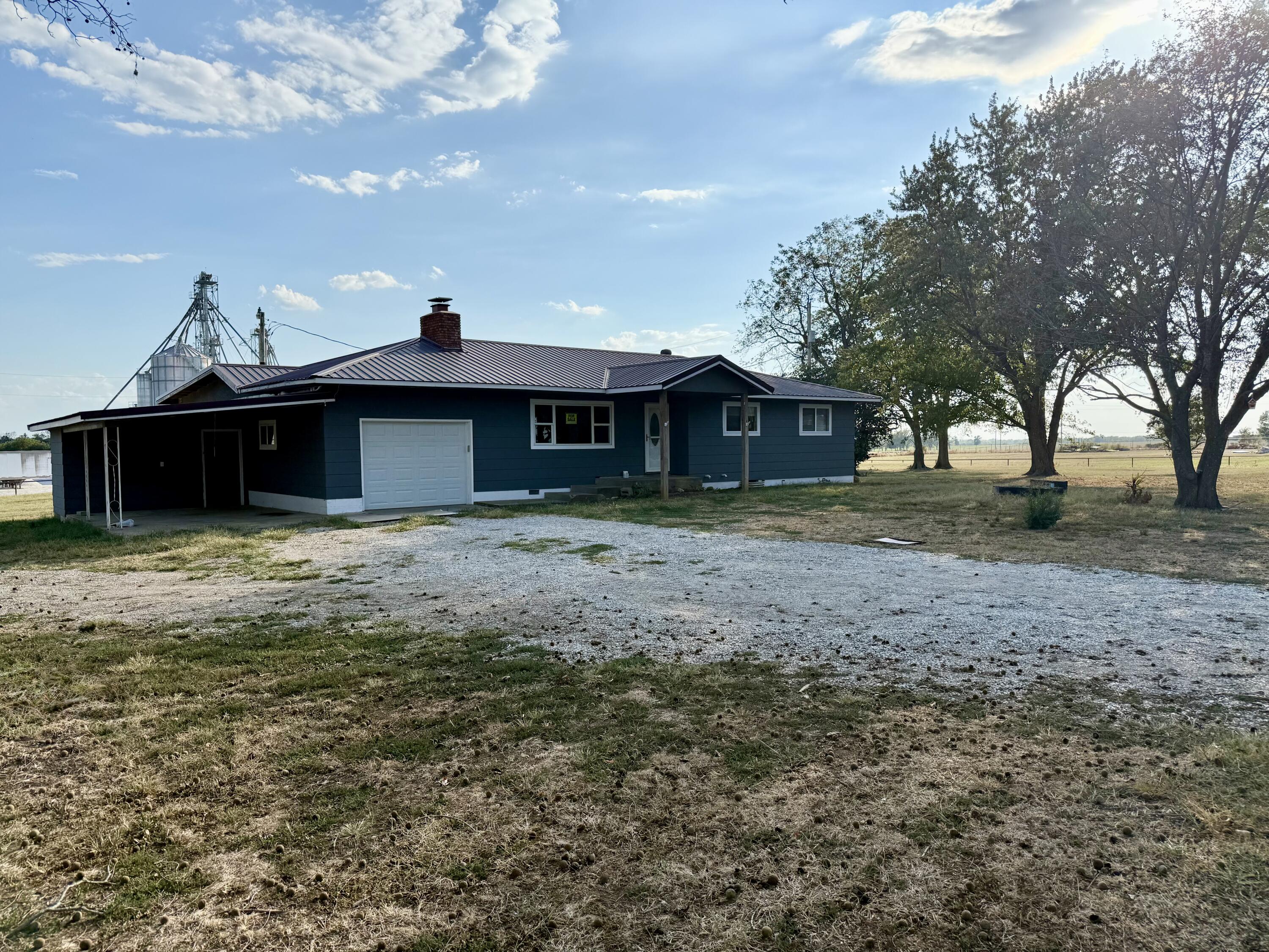 605 State Highway 76 Property Photo 2