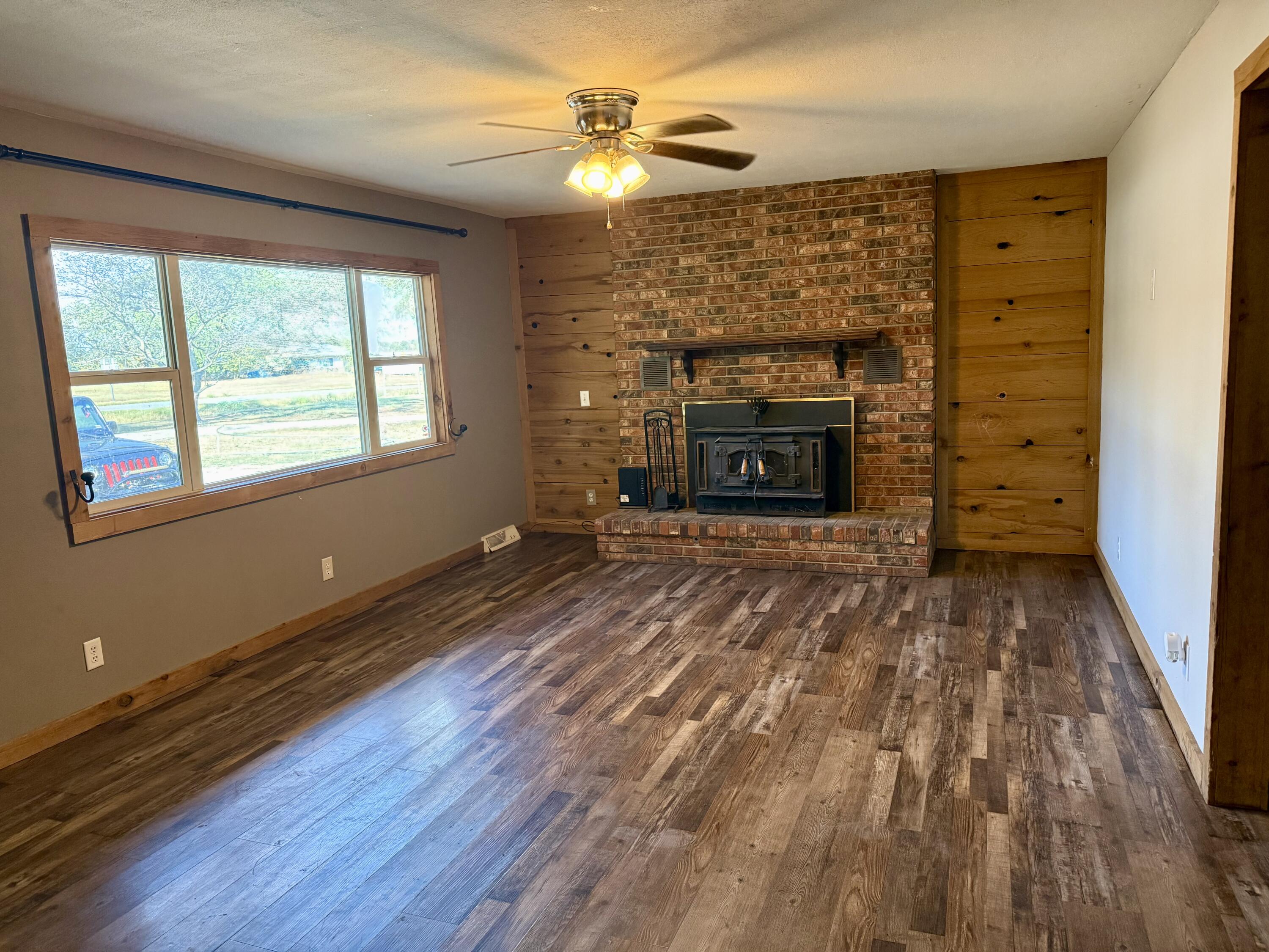 605 State Highway 76 Property Photo 4