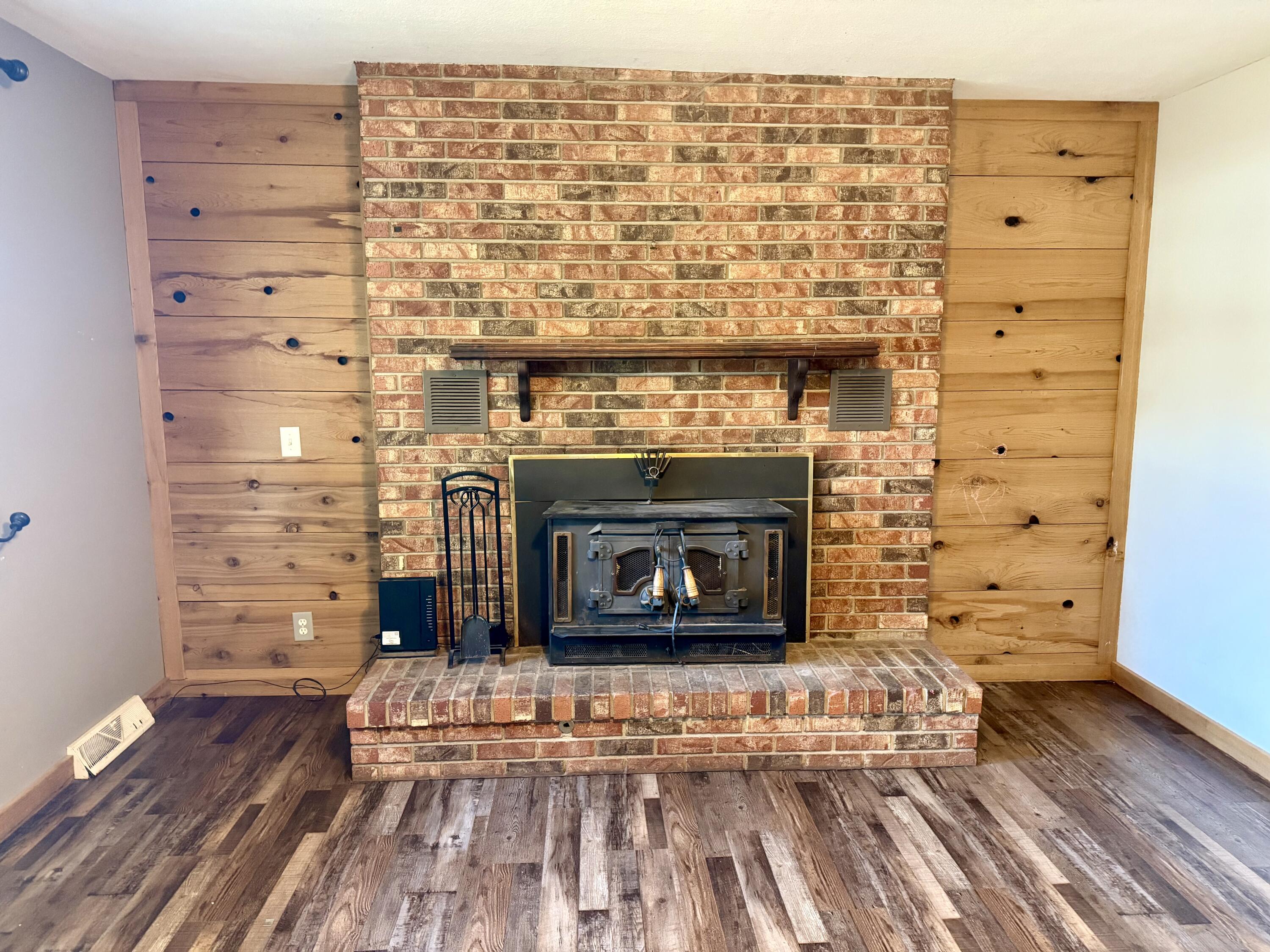 605 State Highway 76 Property Photo 5