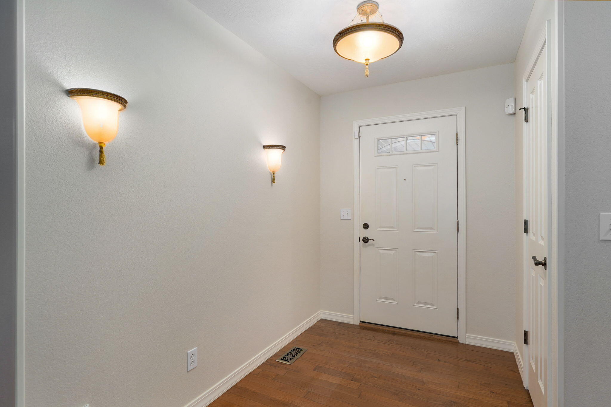 736 North Allison Street Property Photo 6