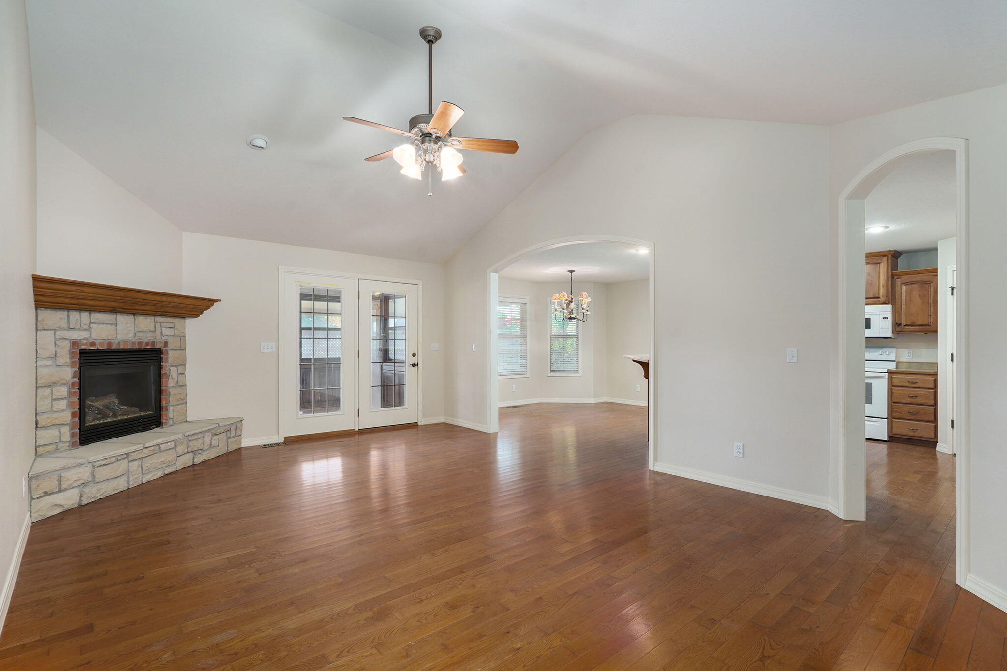 736 North Allison Street Property Photo 8