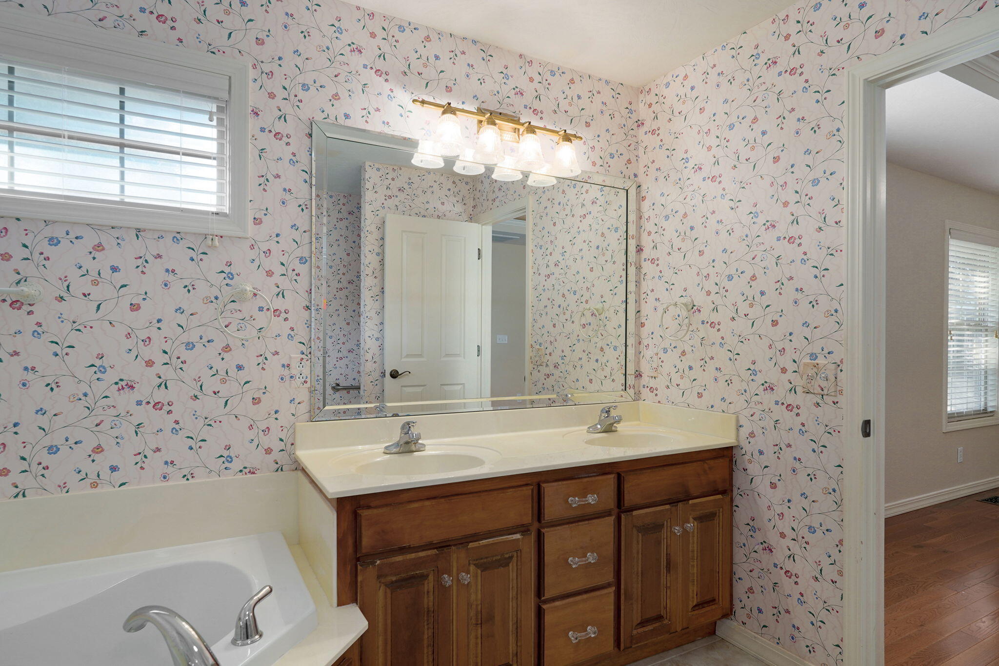 736 North Allison Street Property Photo 21