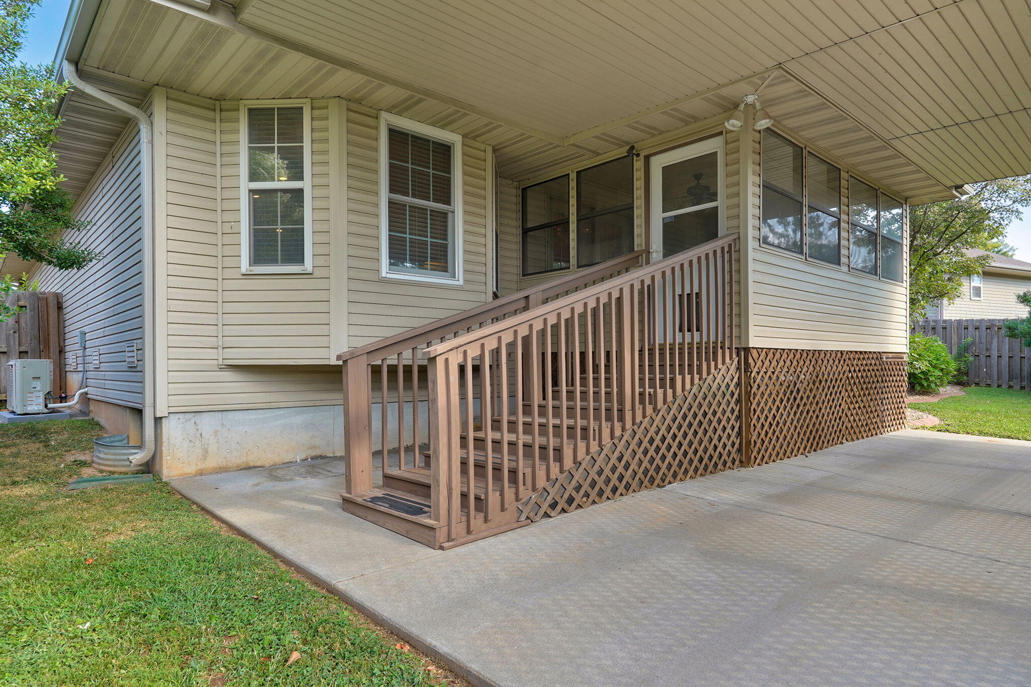 736 North Allison Street Property Photo 32