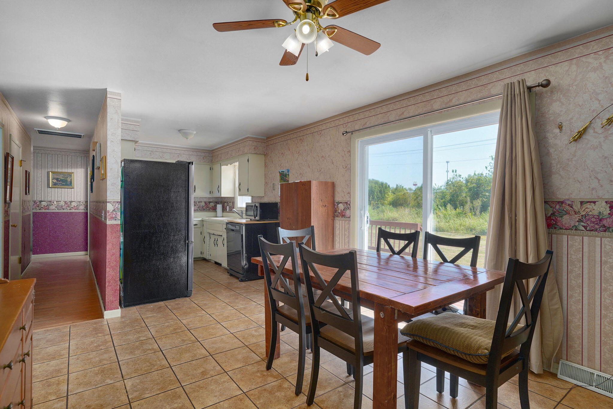 1344 Woodlawn Avenue Property Photo 5