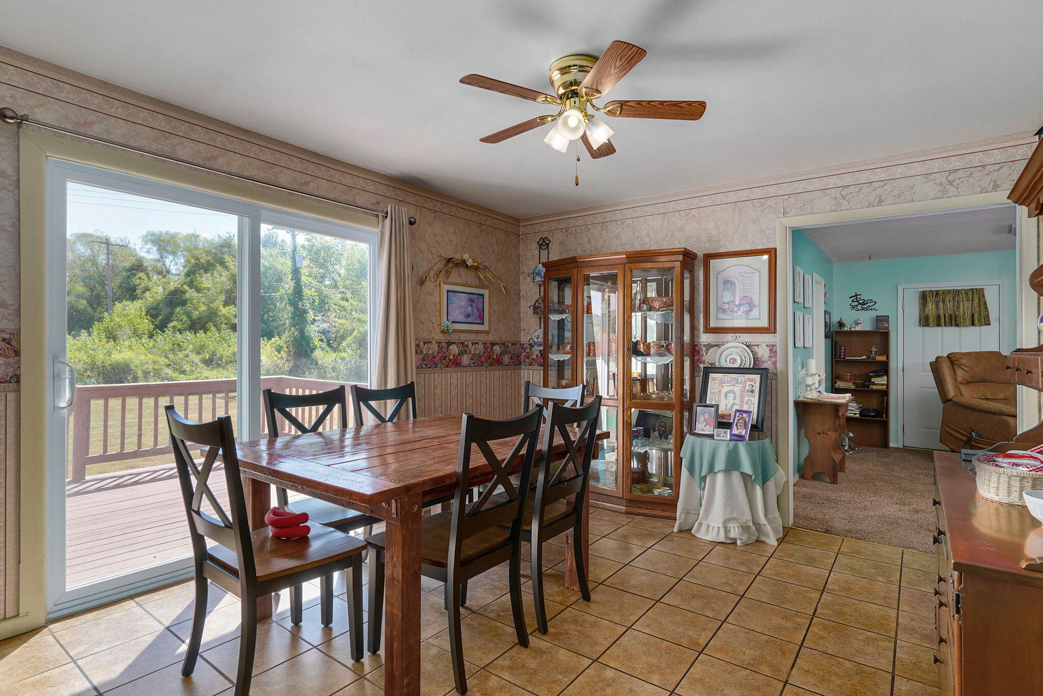 1344 Woodlawn Avenue Property Photo 6