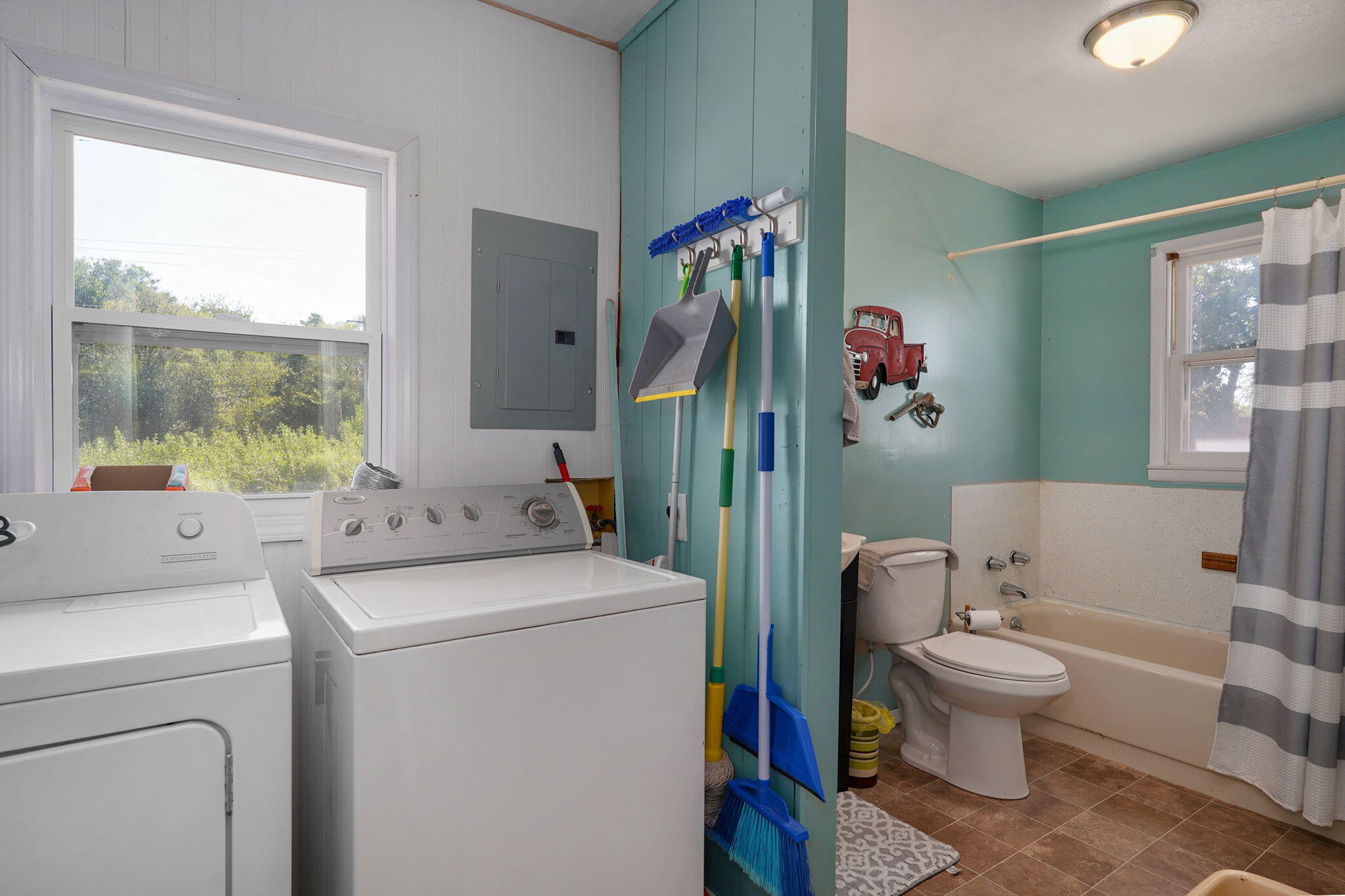 1344 Woodlawn Avenue Property Photo 13