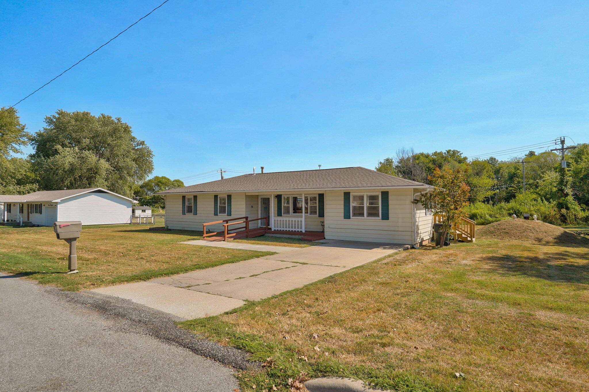 1344 Woodlawn Avenue Property Photo 22