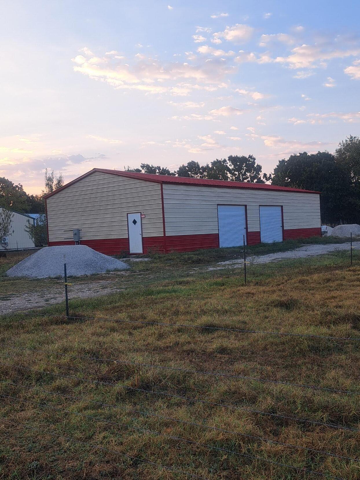 702 South Random Road Property Photo 6