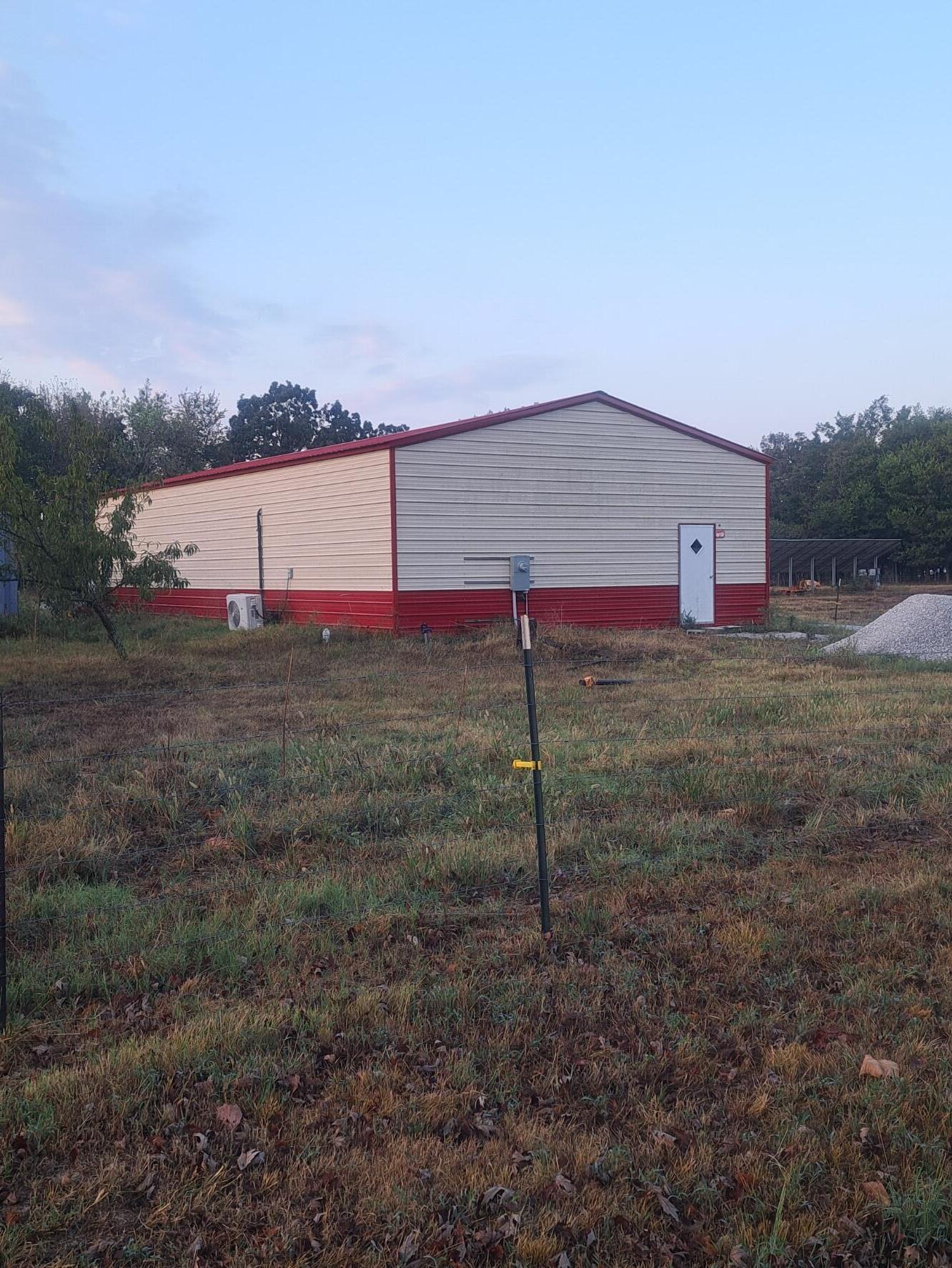 702 South Random Road Property Photo 7