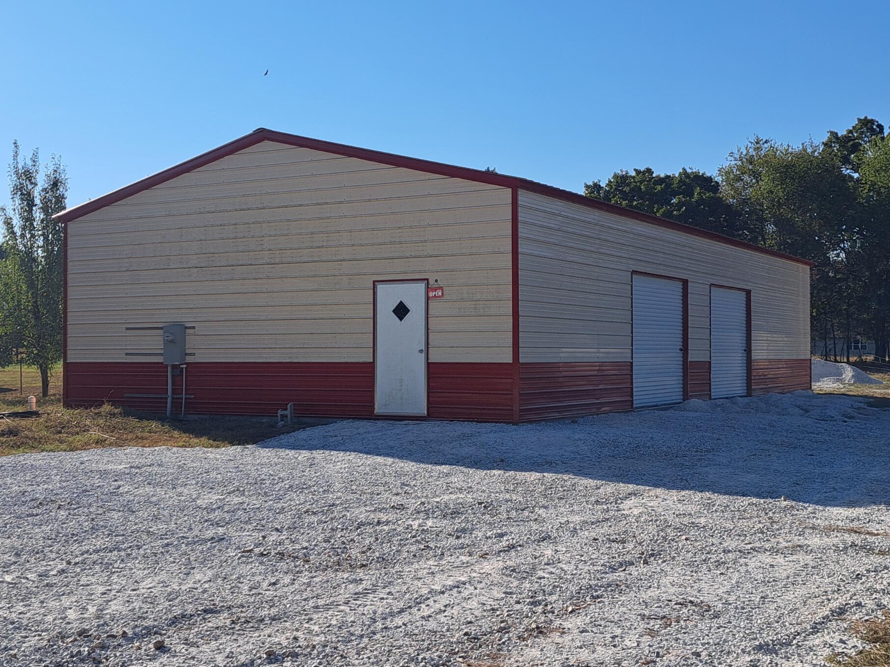 702 South Random Road Property Photo 8