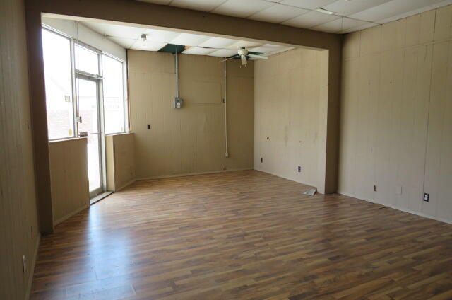 309 East Commercial Street Property Photo 5