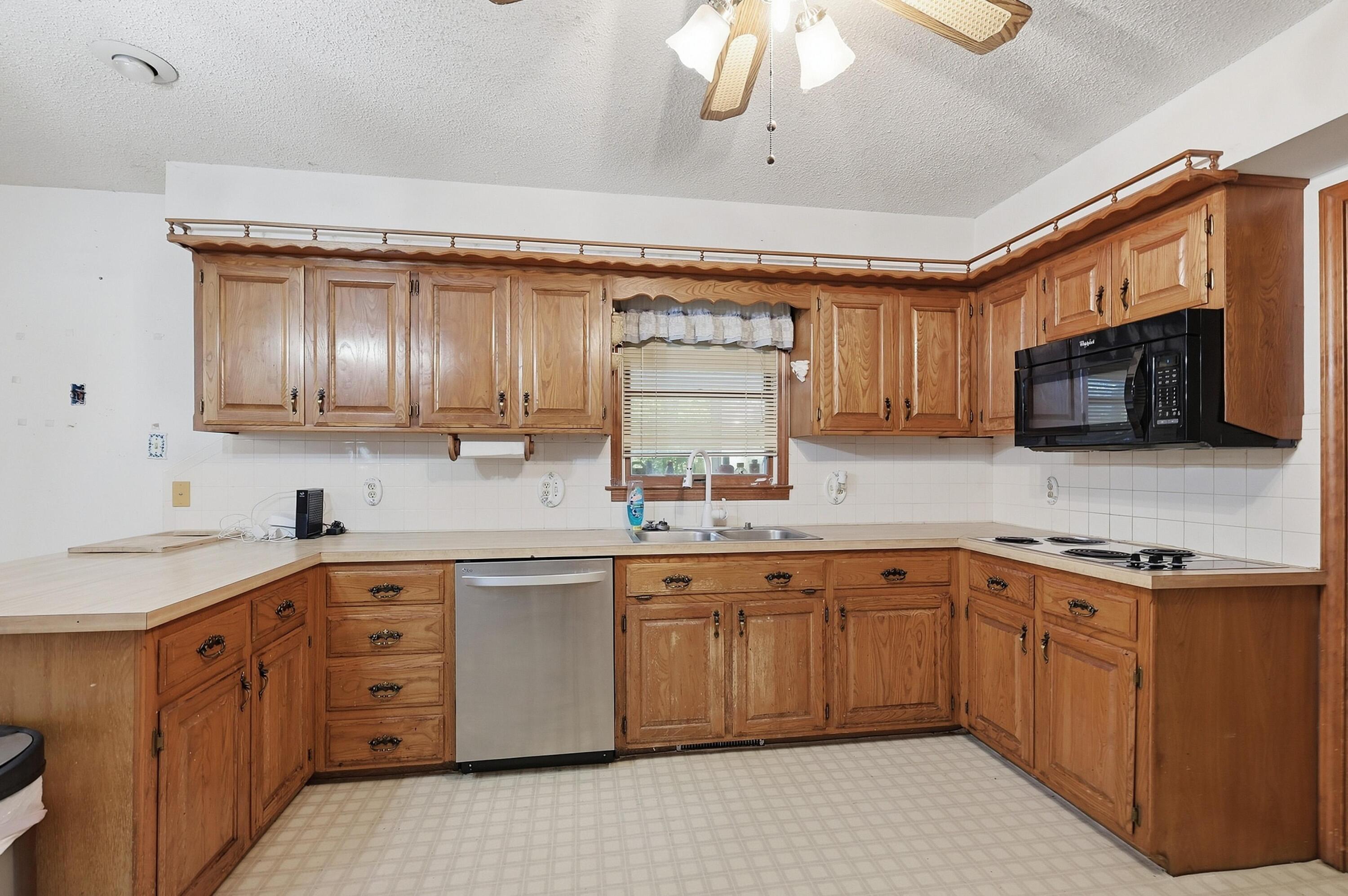 1200 Clinton Street Property Photo 12