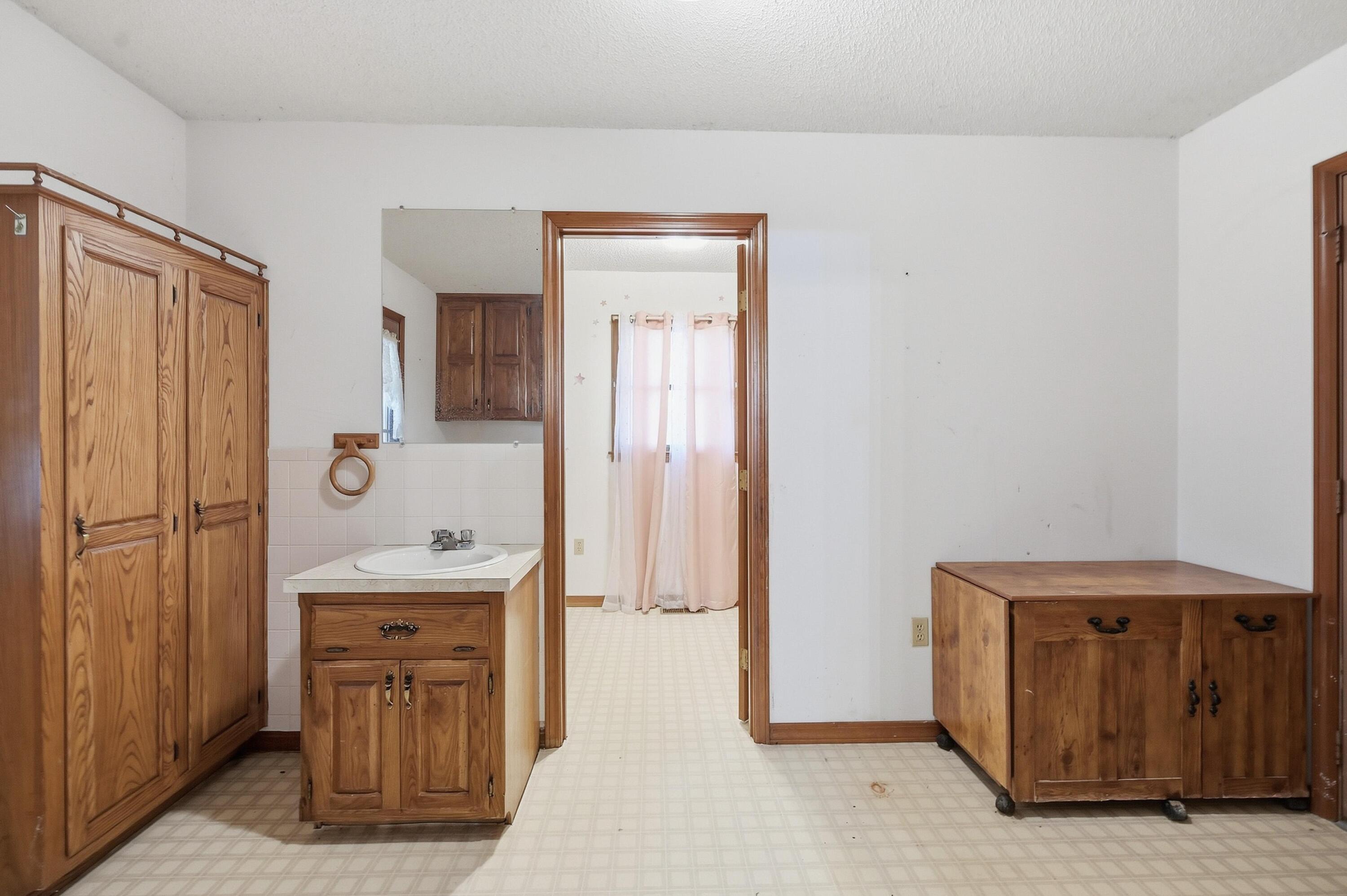 1200 Clinton Street Property Photo 14