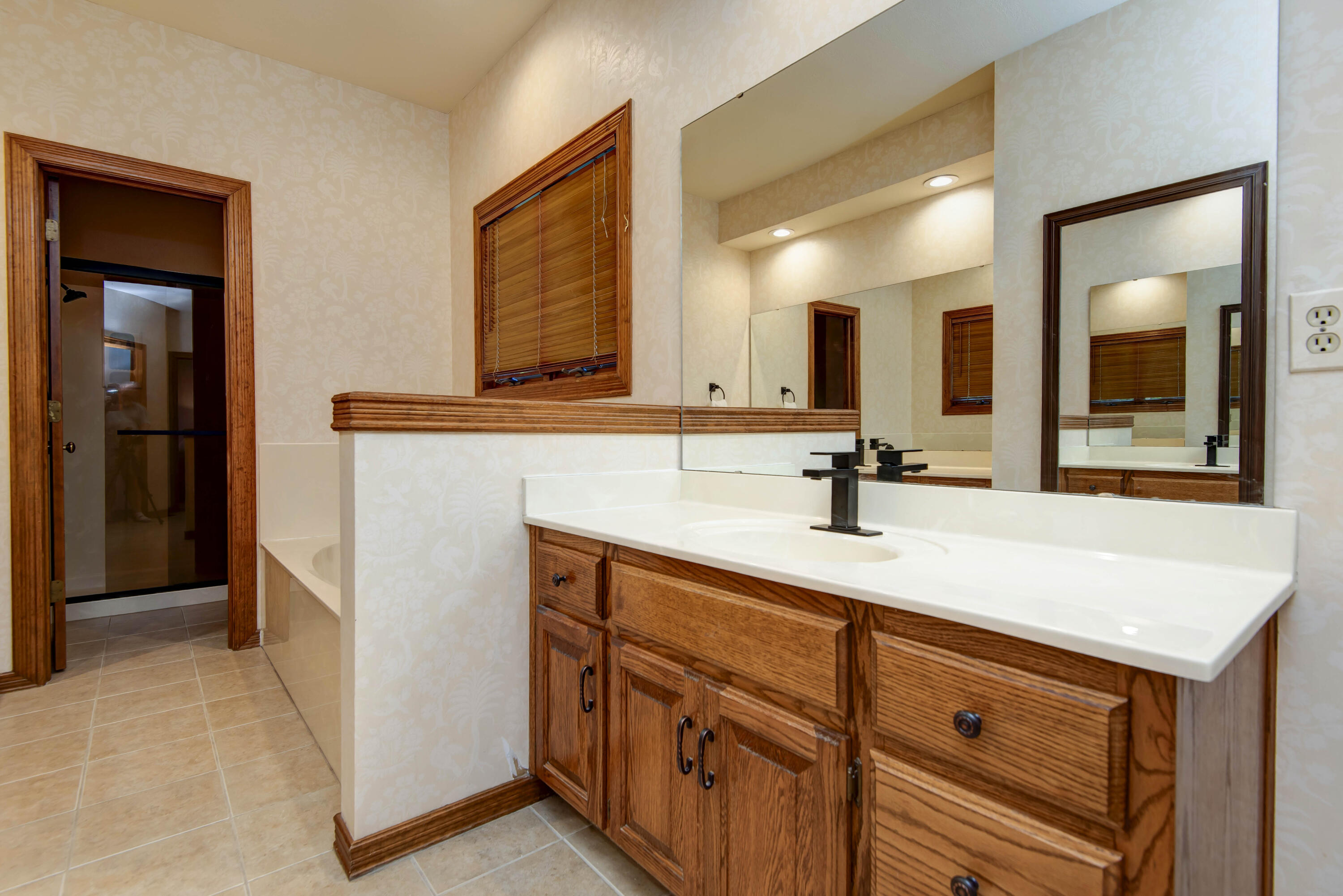 4946 South Bellhurst Avenue Property Photo 21