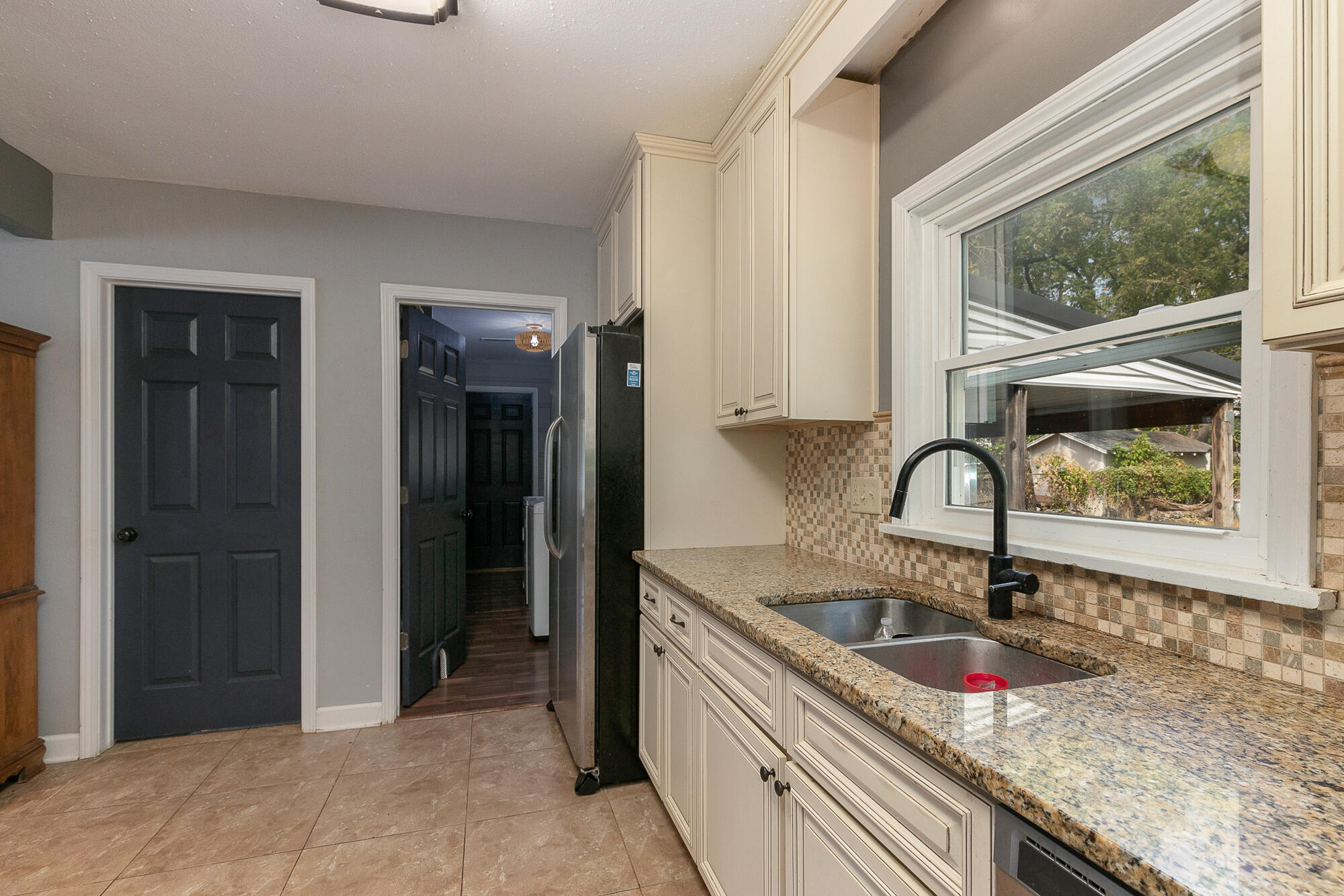 1810 South Thelma Avenue Property Photo 3