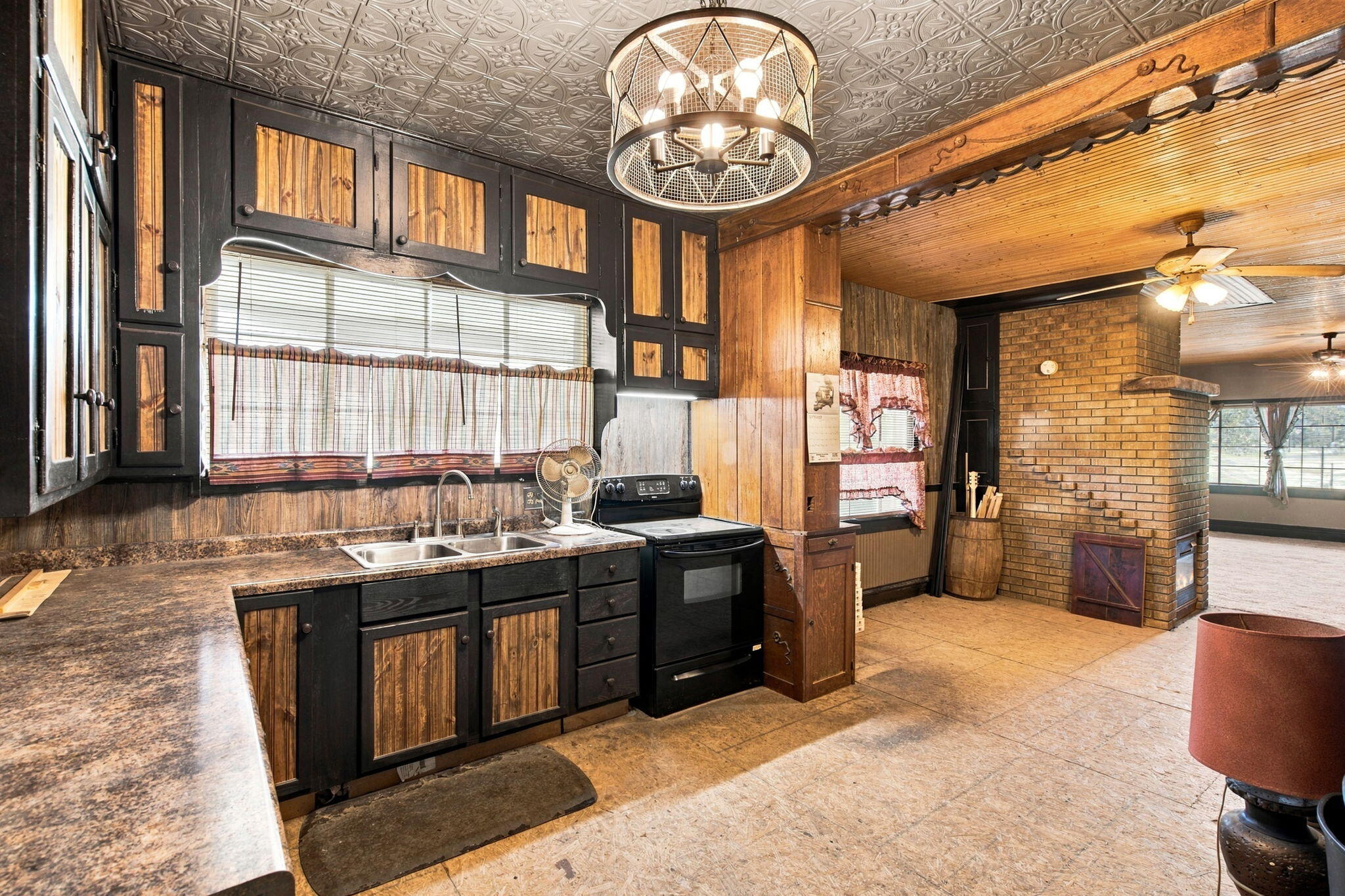 108 North Chestnut Street Property Photo 8