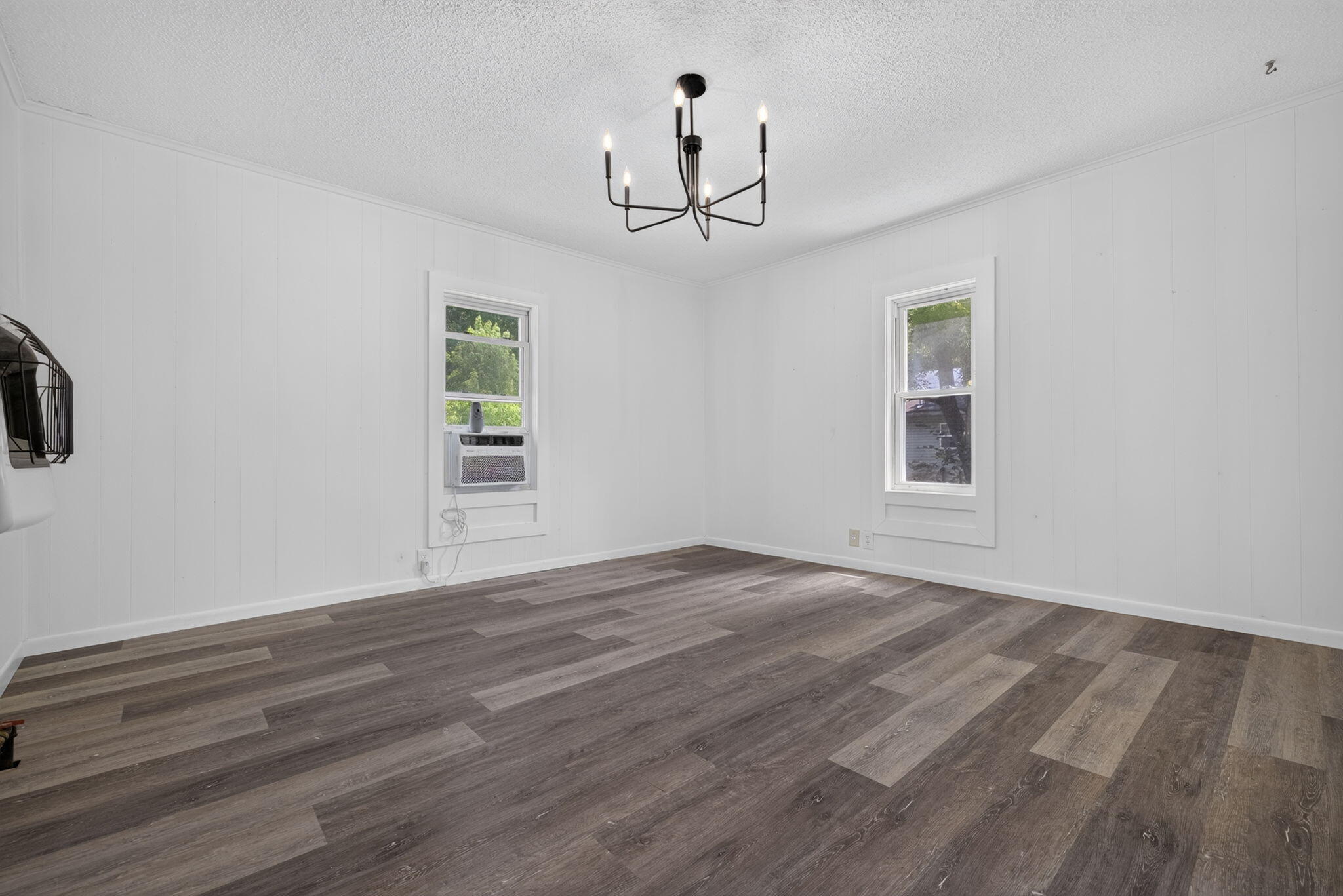 604 West Woodbine Road Property Photo 6