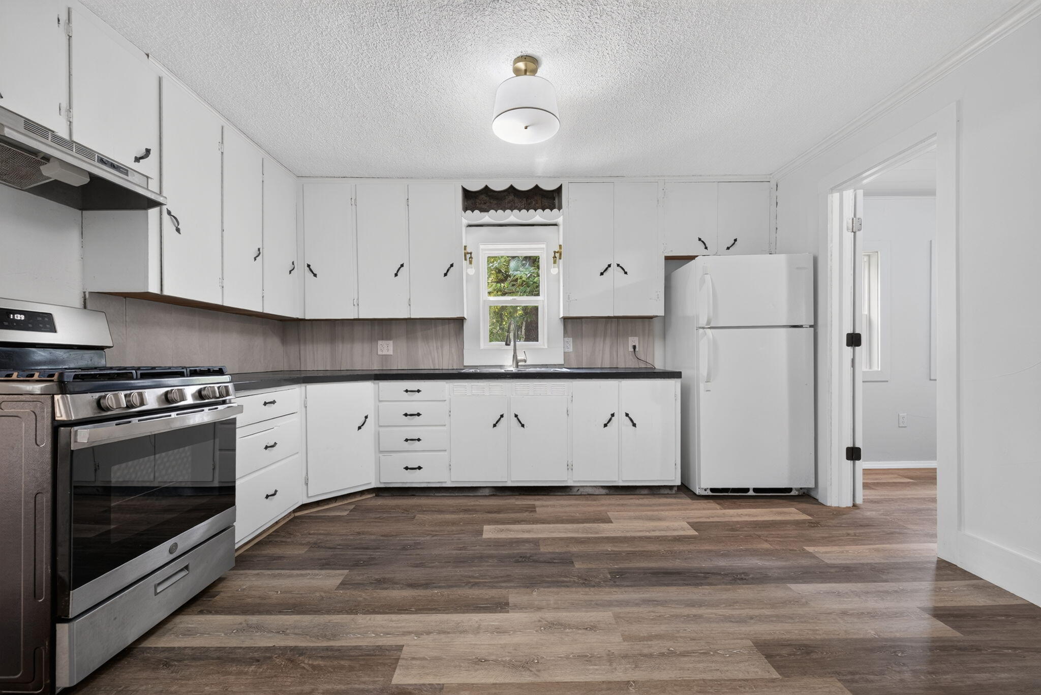 604 West Woodbine Road Property Photo 10