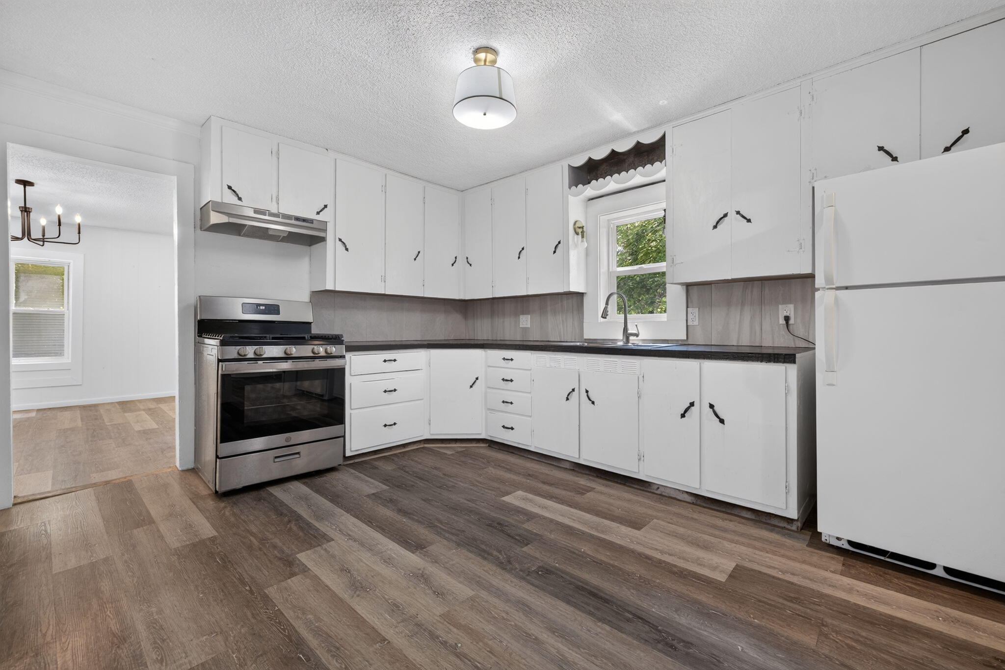 604 West Woodbine Road Property Photo 12