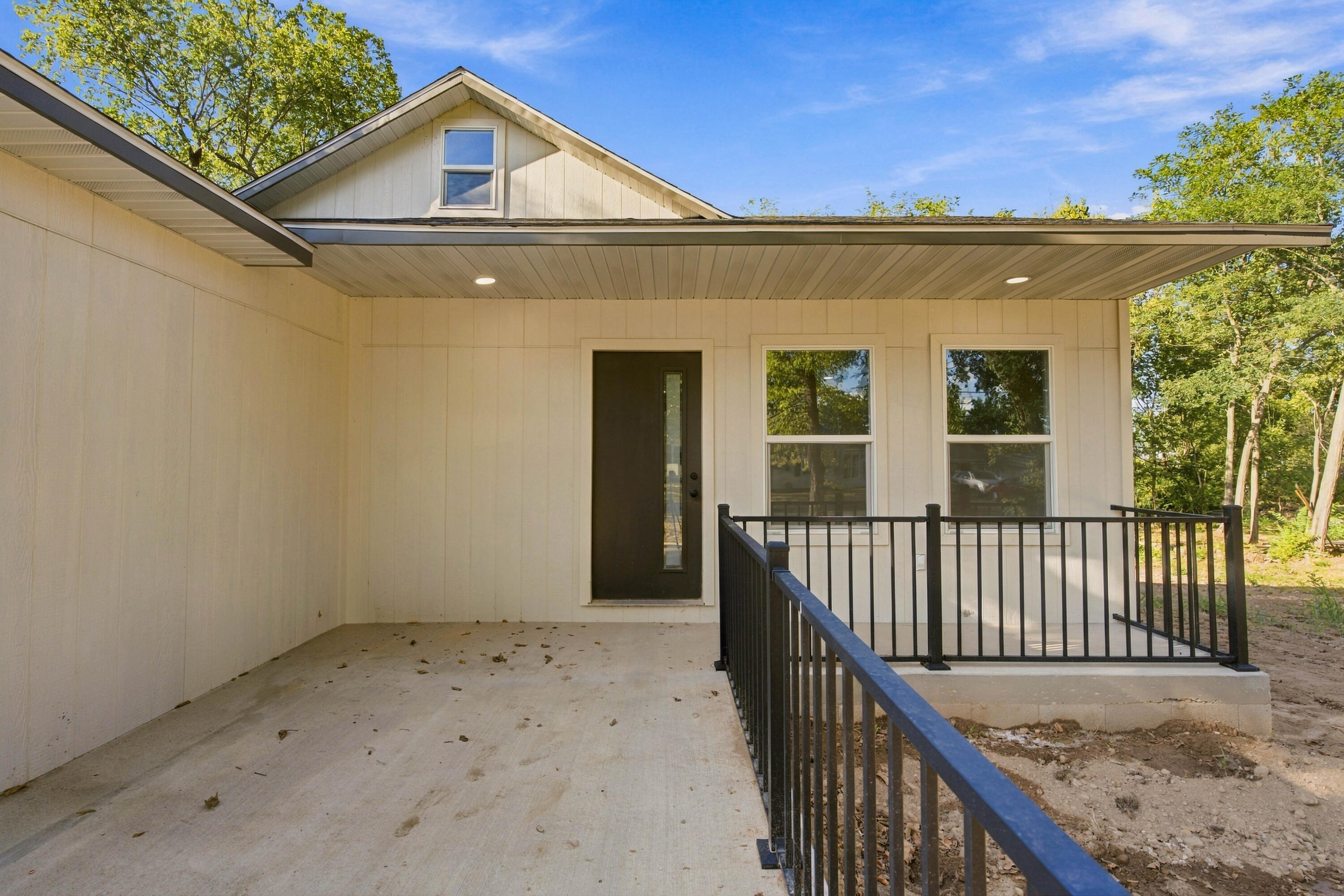 110 West Park Street Property Photo 3