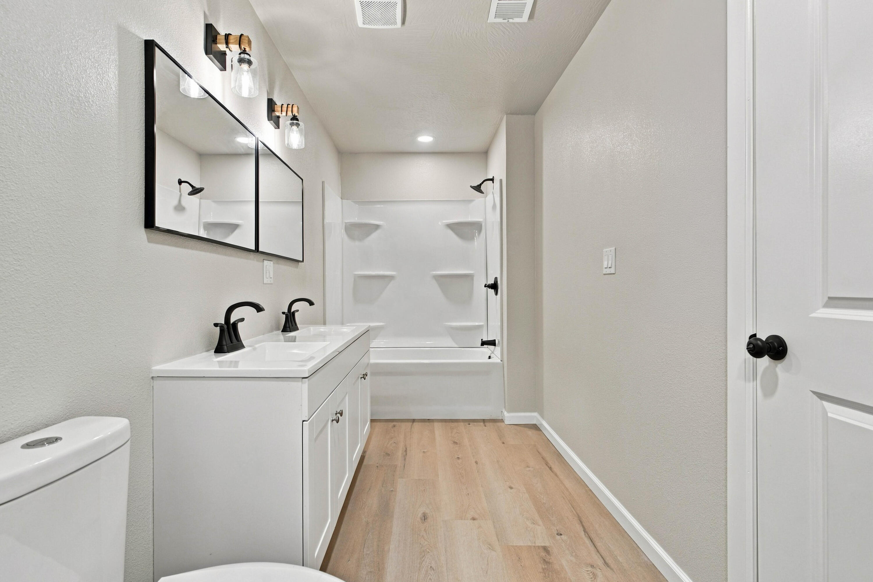 110 West Park Street Property Photo 13