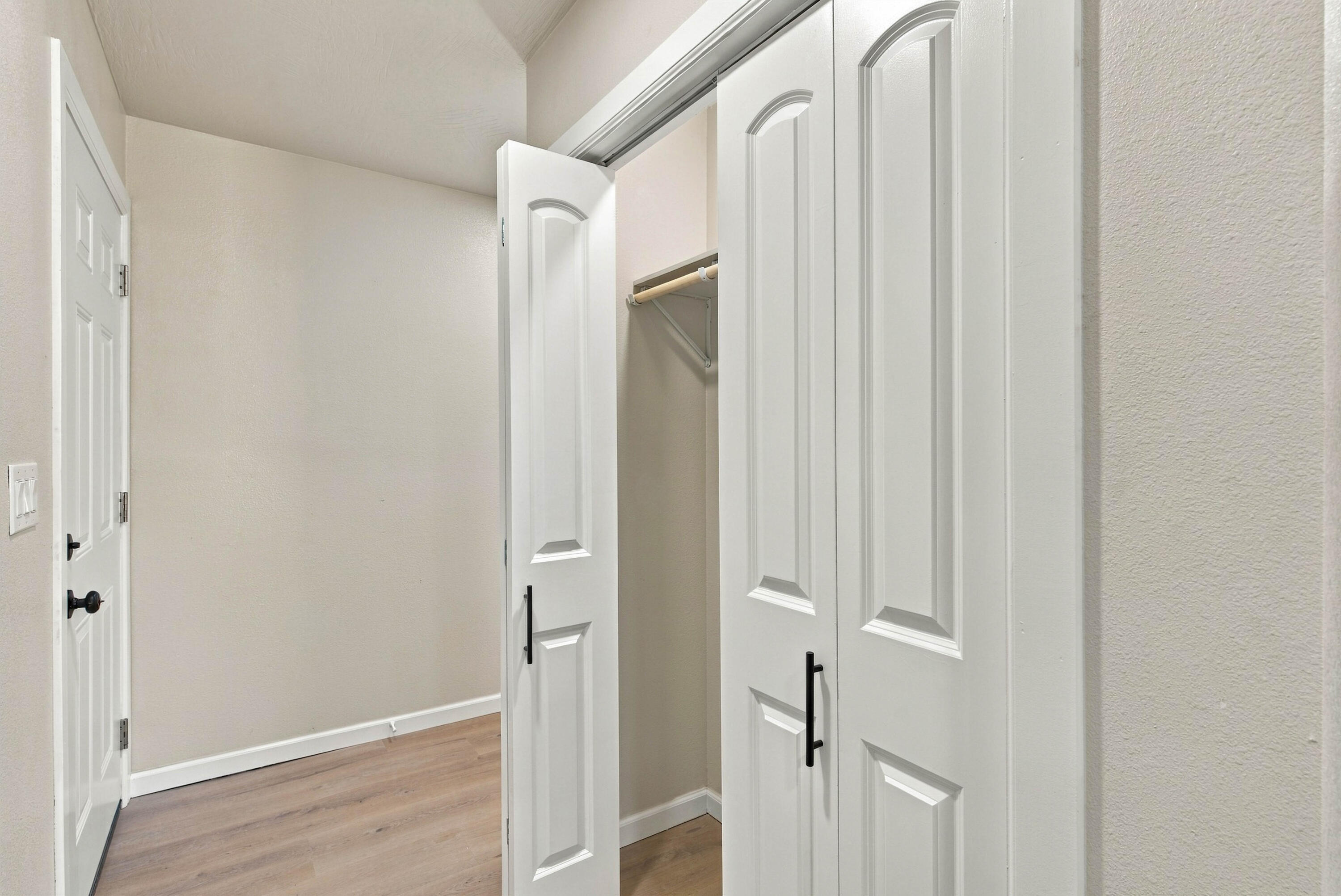 110 West Park Street Property Photo 17