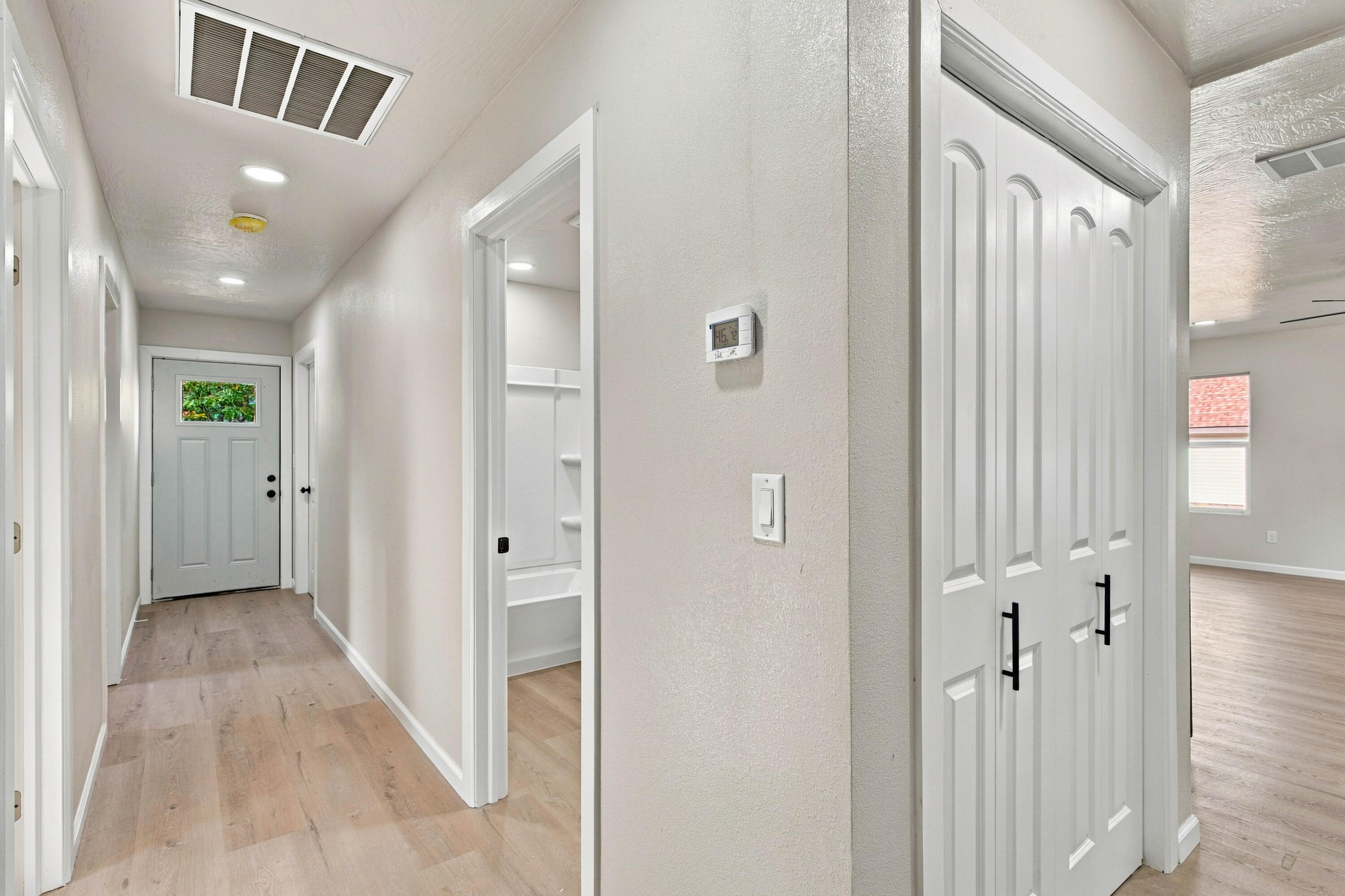 110 West Park Street Property Photo 18