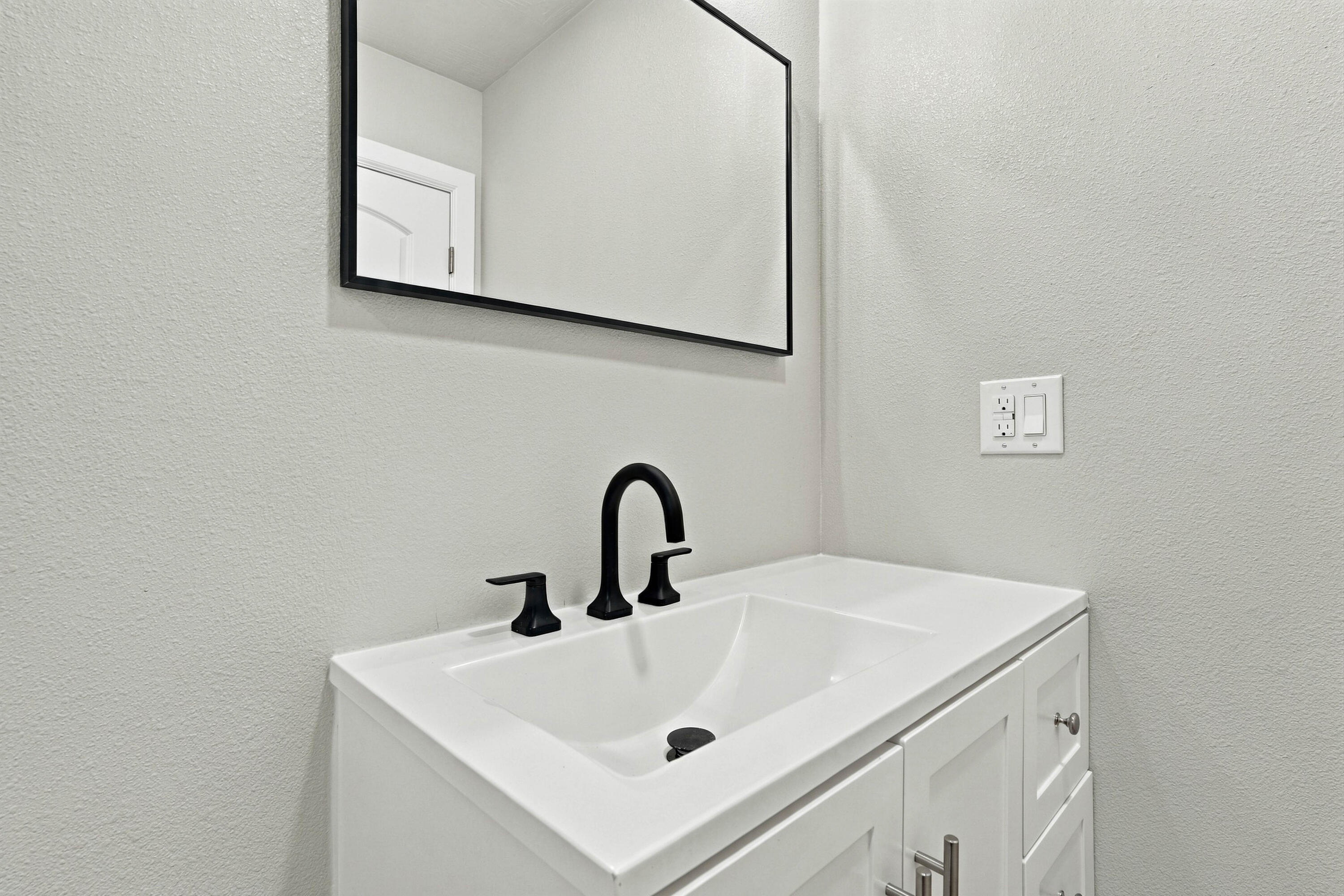 110 West Park Street Property Photo 20