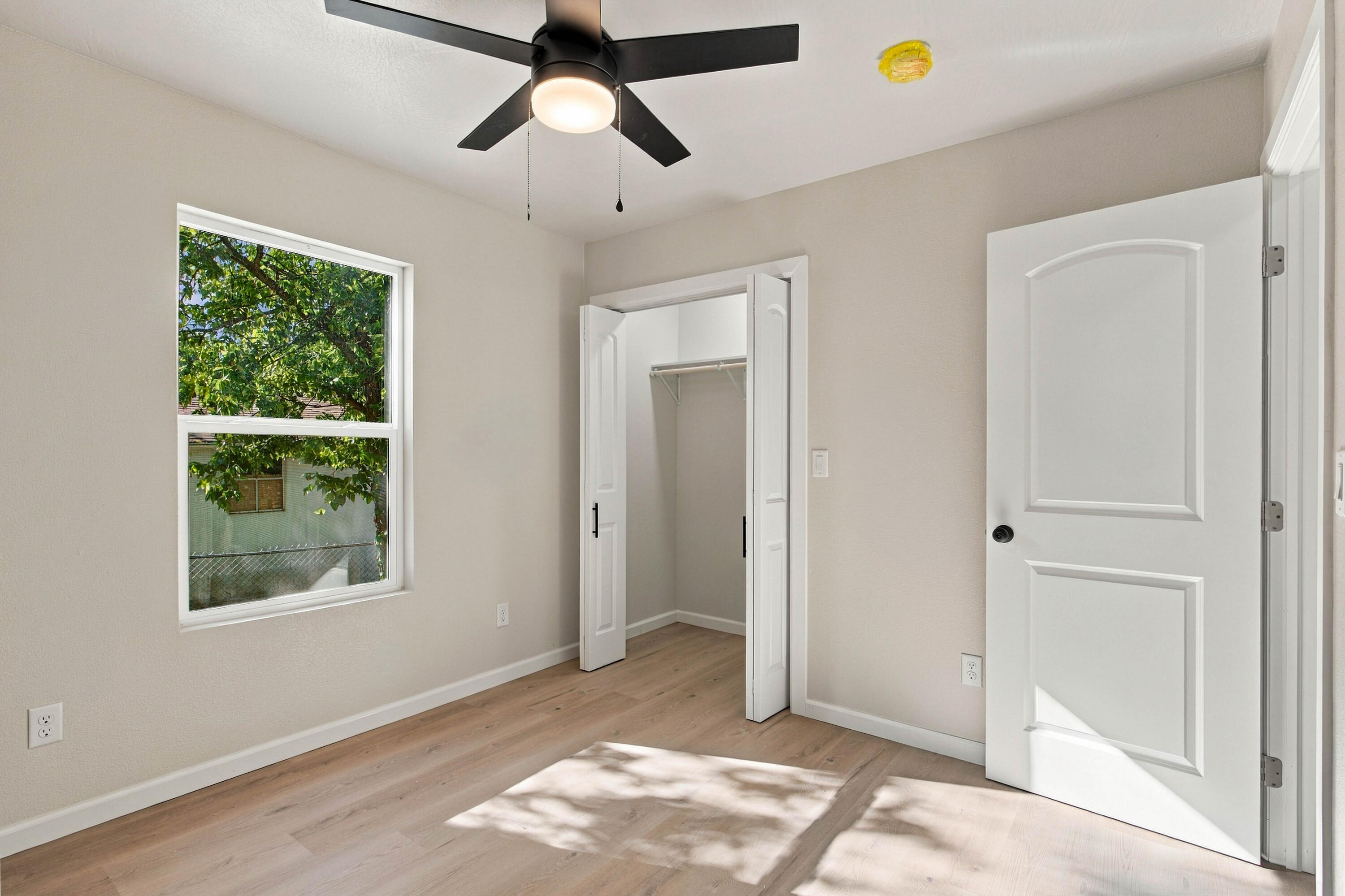 110 West Park Street Property Photo 23