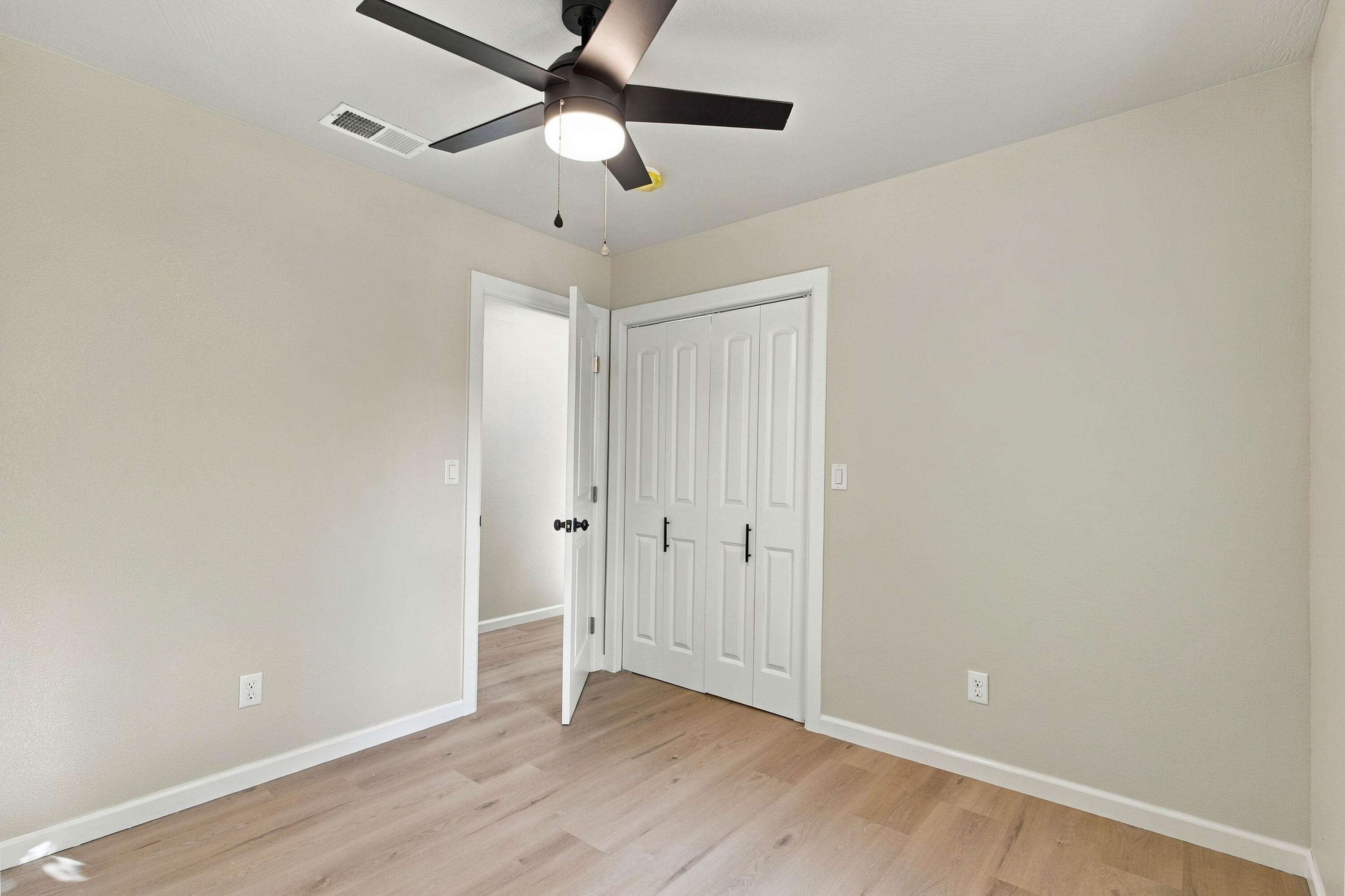 110 West Park Street Property Photo 25