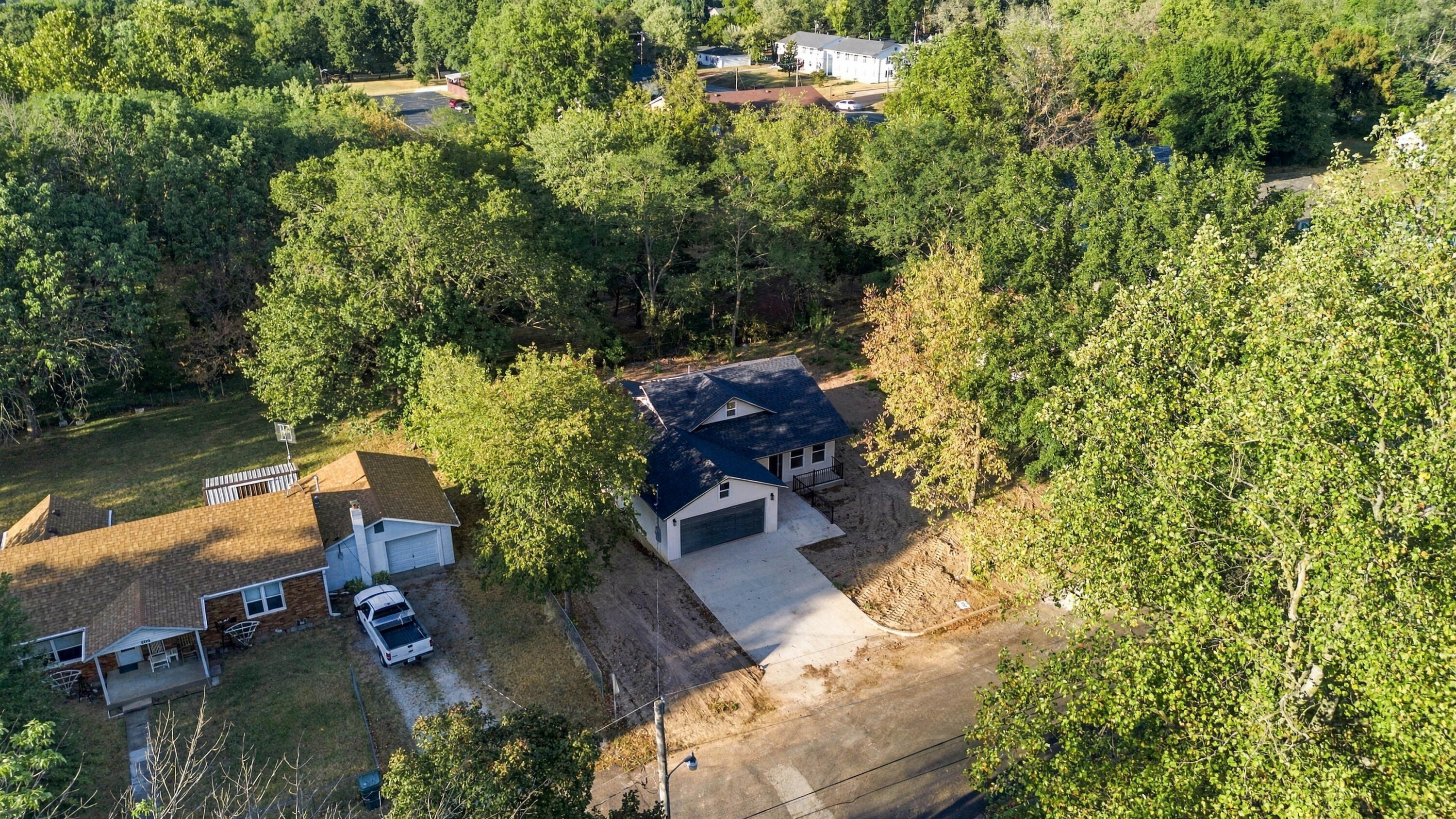 110 West Park Street Property Photo 28