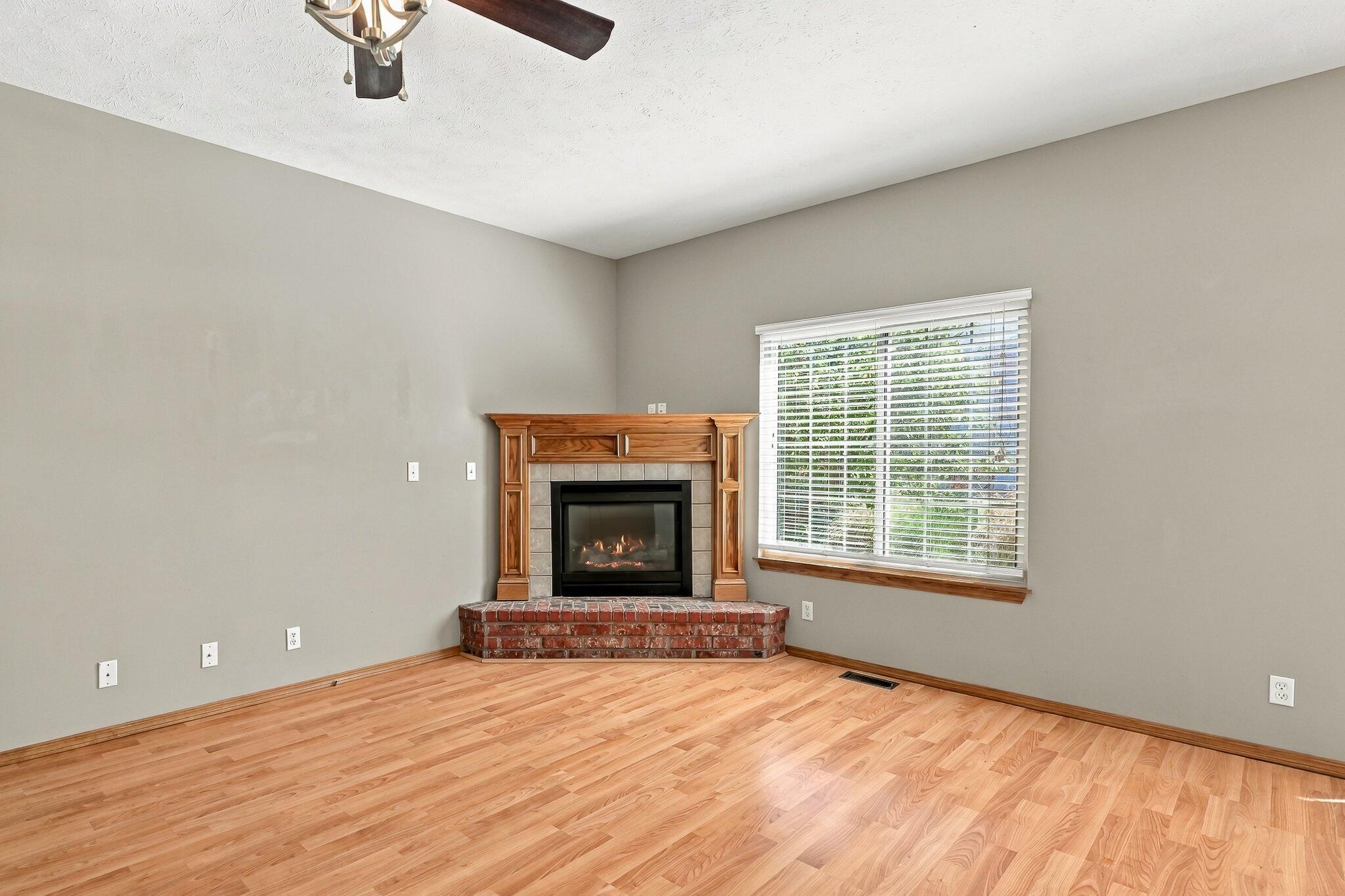 2327 West Chesterfield Boulevard F Property Photo 5